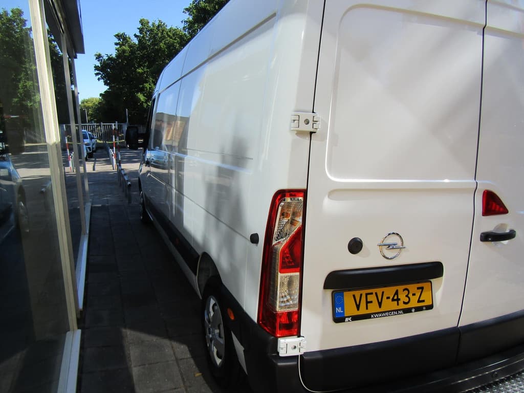 Opel Movano 2.3 CDTi L3H2 NAVI BLUET. EN INRICHTING €14.900,- EX. BTW thumbnail 3