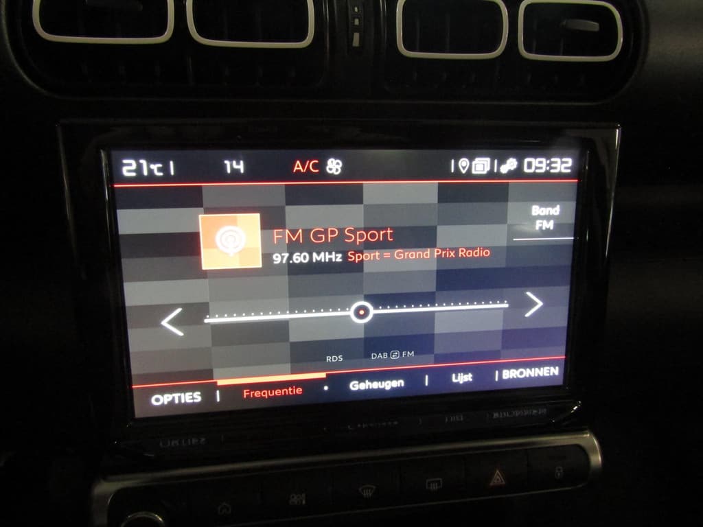 Citroën C3 Aircross 1.2 PureTech 110pk Navigatie Bluetooth Cruise thumbnail 12