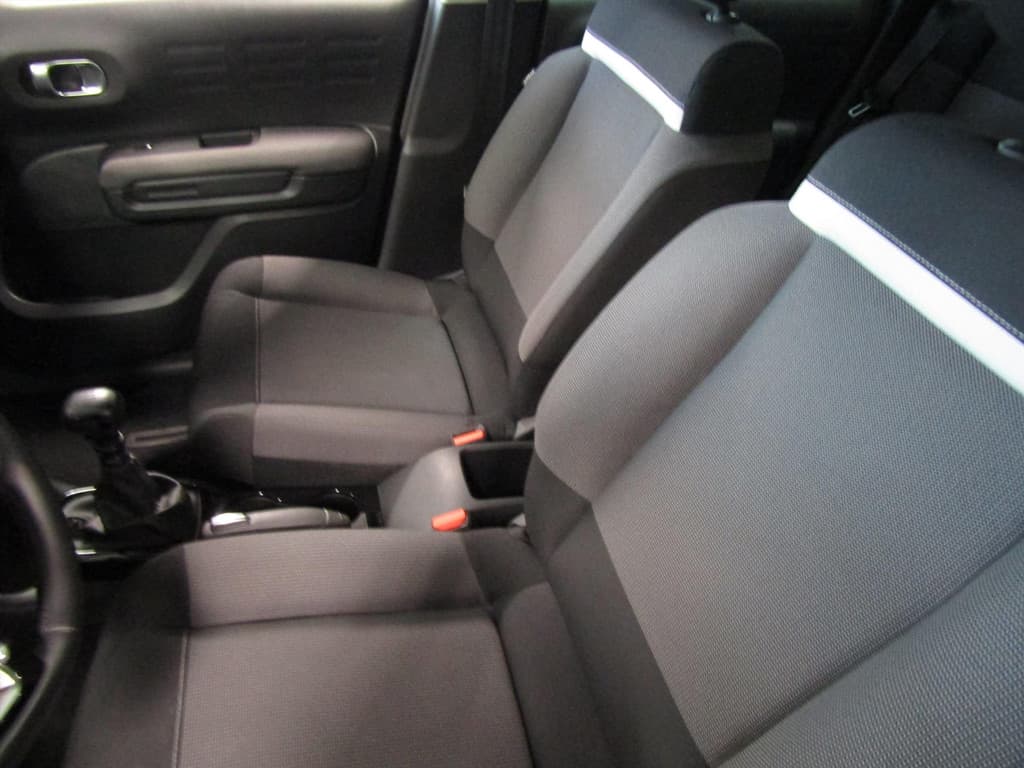 Citroën C3 Aircross 1.2 PureTech 110pk Navigatie Bluetooth Cruise thumbnail 8