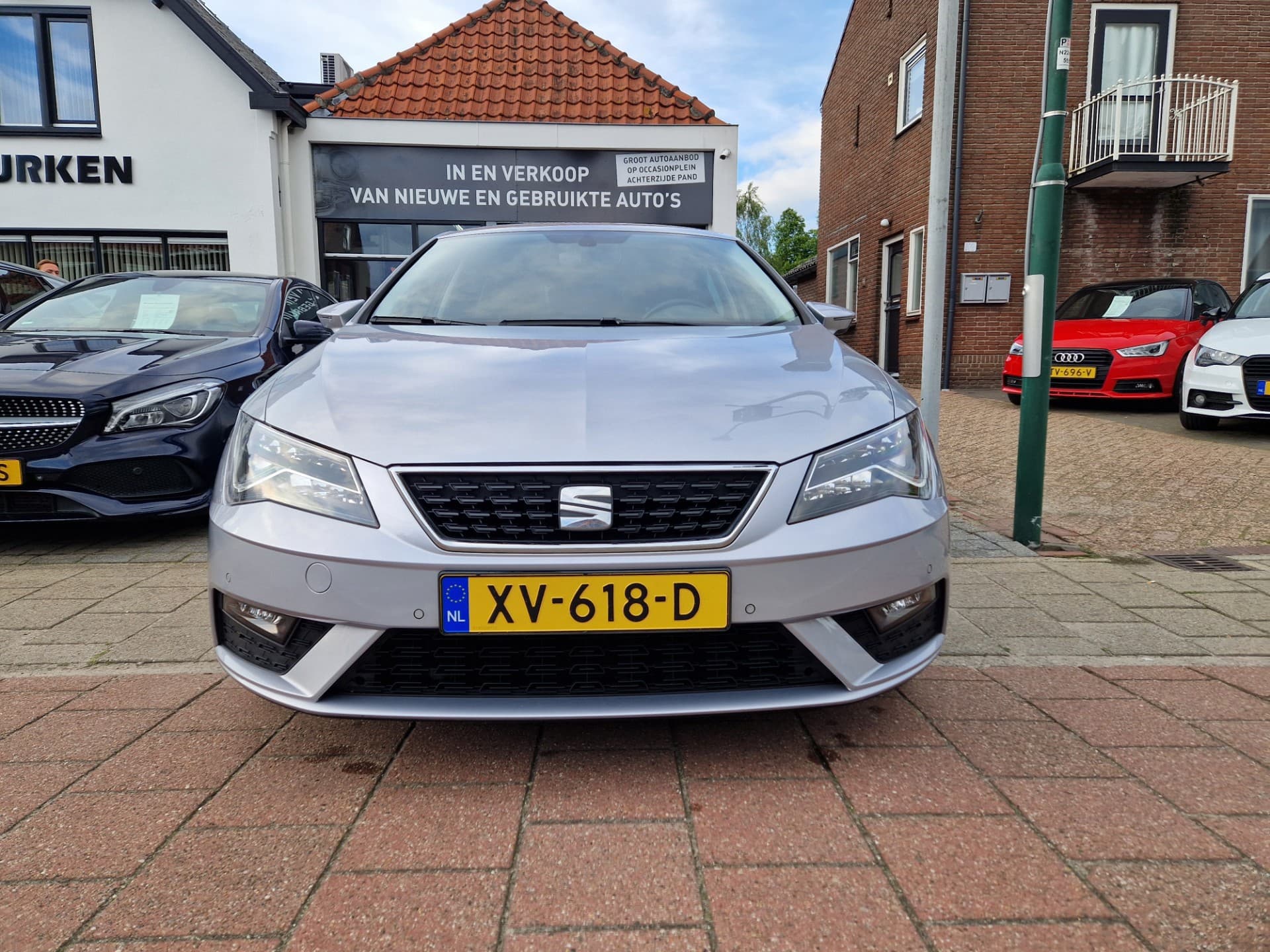 Seat Leon 1.5 TGI Style, Navigatie,Apple Car Play,L.M.Velgen,Parkeersensoren thumbnail 10