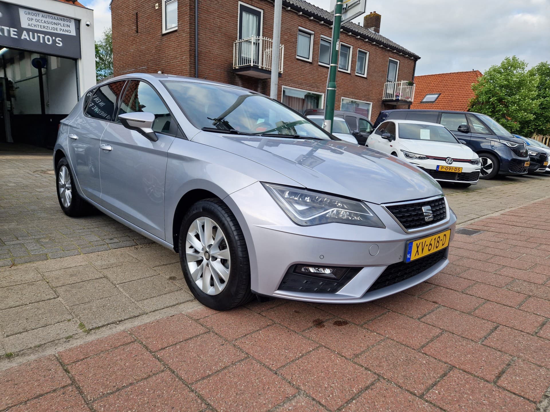 Seat Leon 1.5 TGI Style, Navigatie,Apple Car Play,L.M.Velgen,Parkeersensoren thumbnail 11