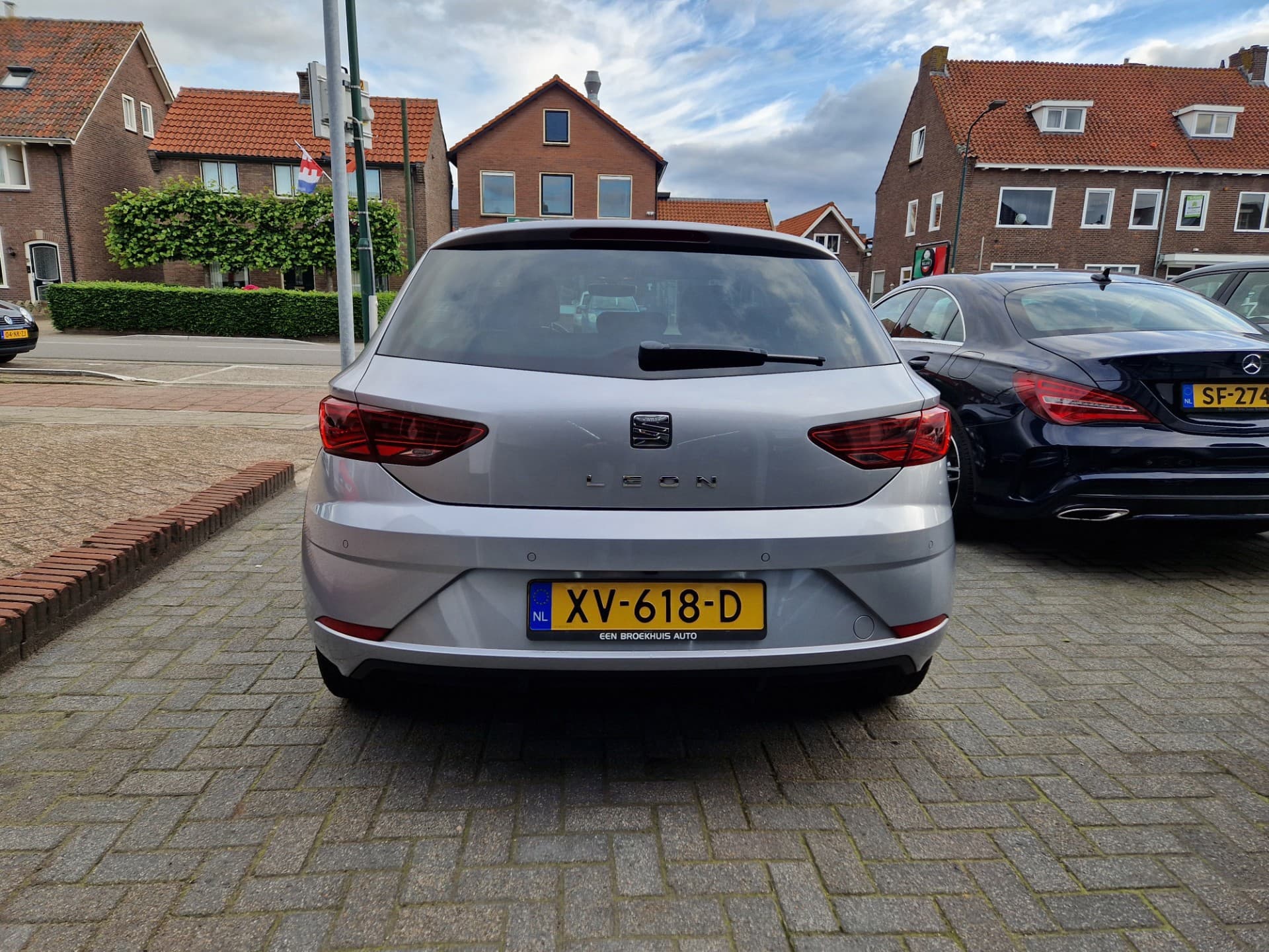 Seat Leon 1.5 TGI Style, Navigatie,Apple Car Play,L.M.Velgen,Parkeersensoren thumbnail 13
