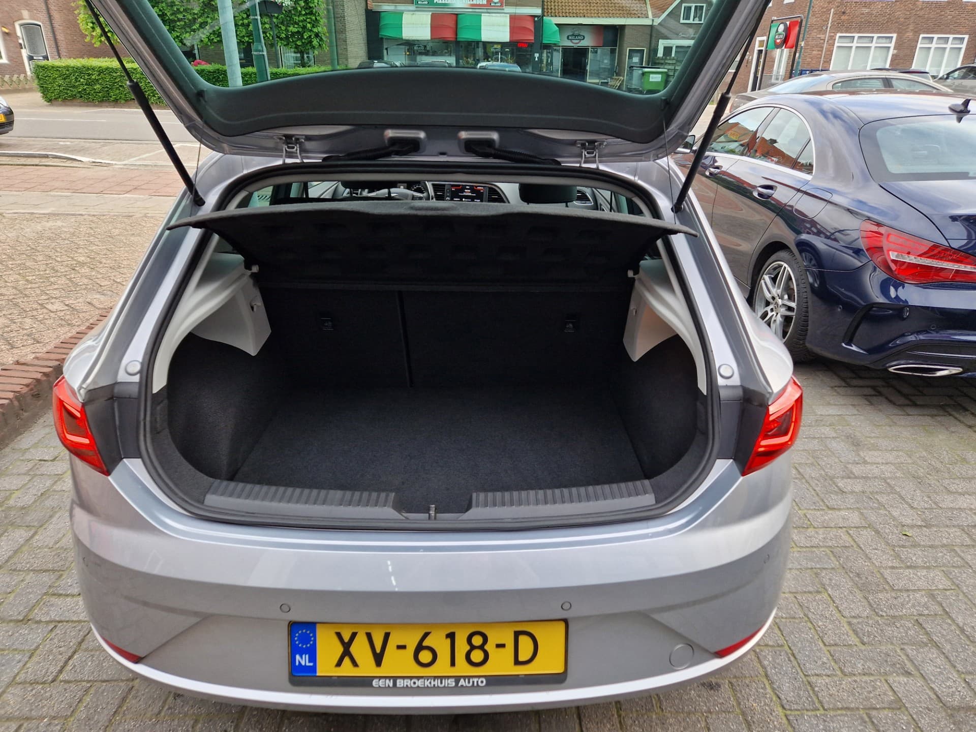 Seat Leon 1.5 TGI Style, Navigatie,Apple Car Play,L.M.Velgen,Parkeersensoren thumbnail 20