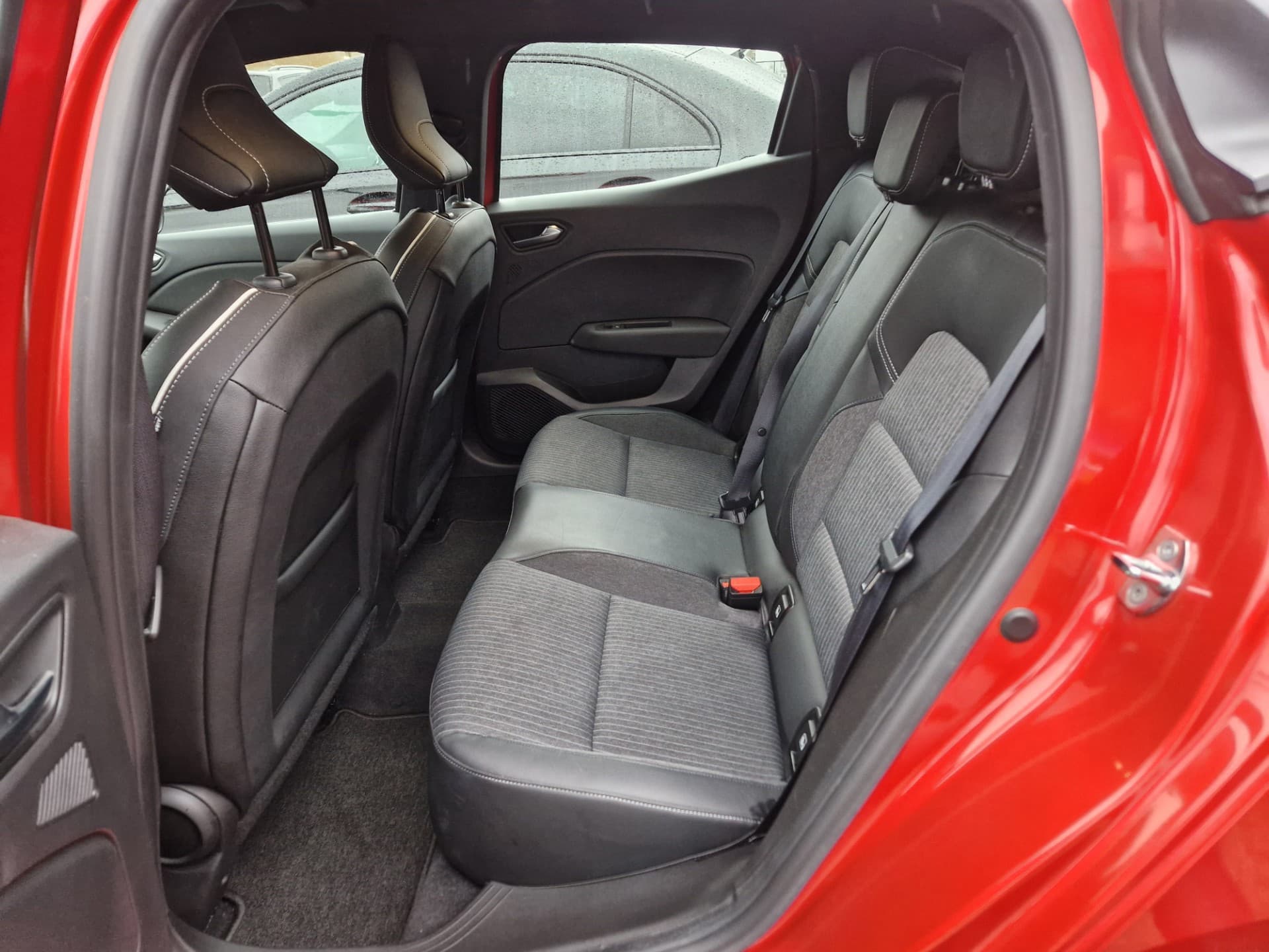 Renault Clio 1.0 TCe Intens, Navigatie,Achteruitrij camera,Apple Car Play,Android thumbnail 9