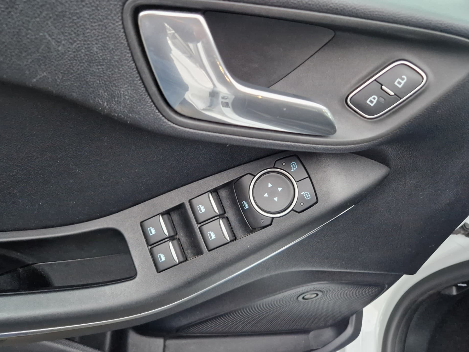 Ford Fiesta 1.0 EcoBoost Titanium,Navigatie,Stuurverwarming,Stuurverwarming,Apple Car Play,Android thumbnail 16