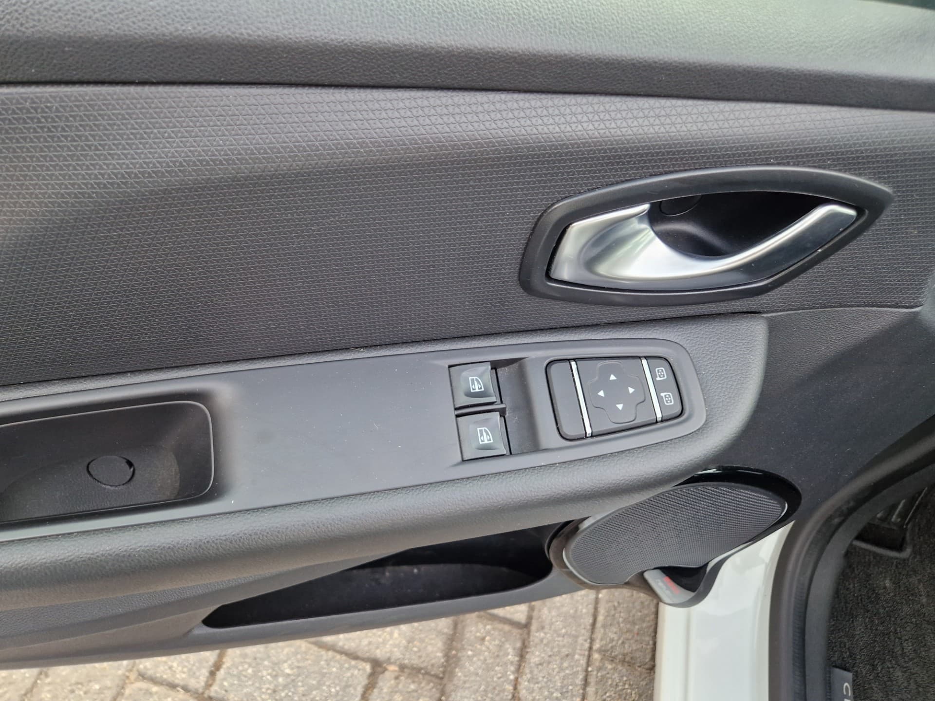 Renault Clio 1.2 TCe Zen automaat,Navigatie,Airco,Cruise control,L.M. Velgen thumbnail 16