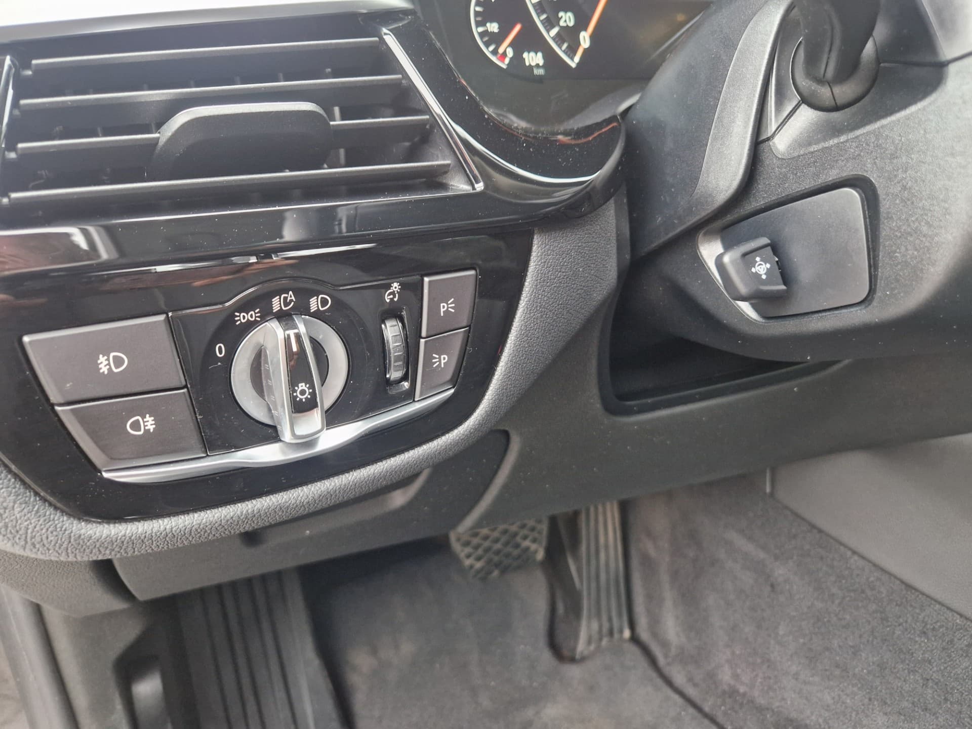 BMW 5-serie Touring 520i High Executive Edition,Panoramadak,Stoelverwarming,Navgatie,Achteruitrij camera thumbnail 14