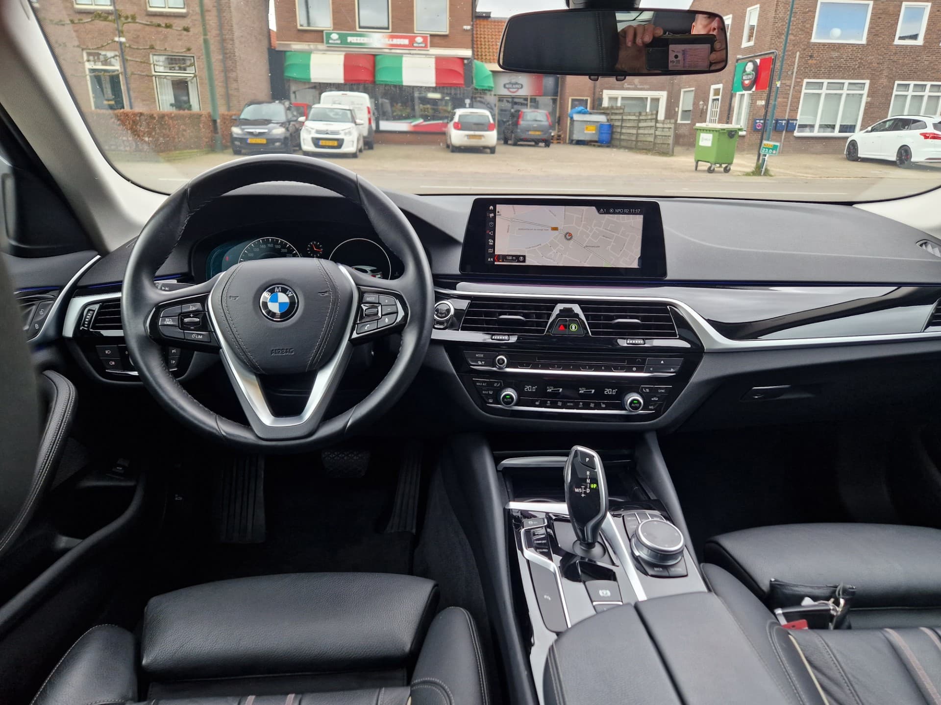 BMW 5-serie Touring 520i High Executive Edition,Panoramadak,Stoelverwarming,Navgatie,Achteruitrij camera thumbnail 9