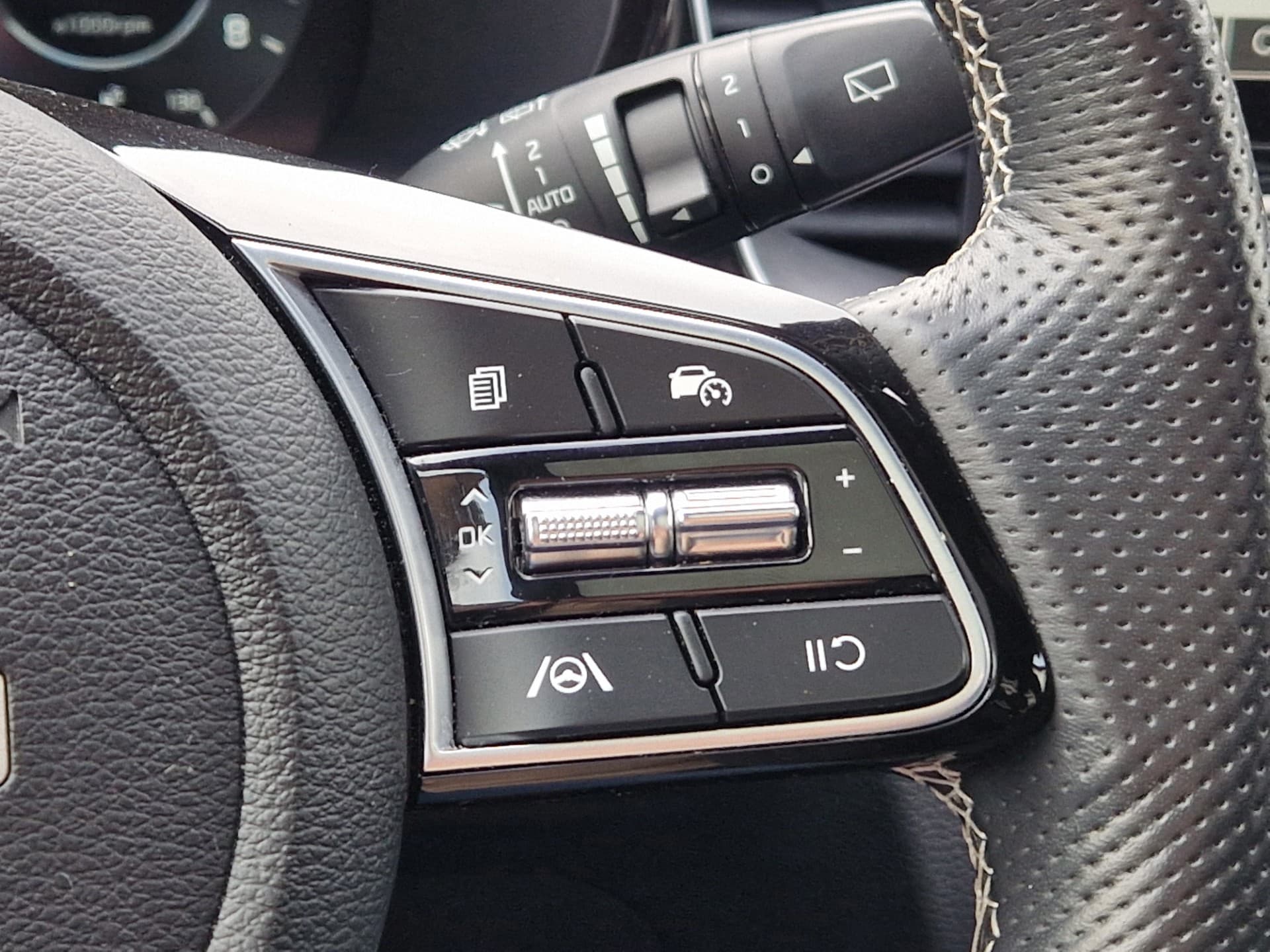 Kia Ceed 1.0 T-GDi GT-Line, Panoramadak,Stoel/stuurverwarming,Apple carplay/ Android auto, Dodehoeksensor thumbnail 18