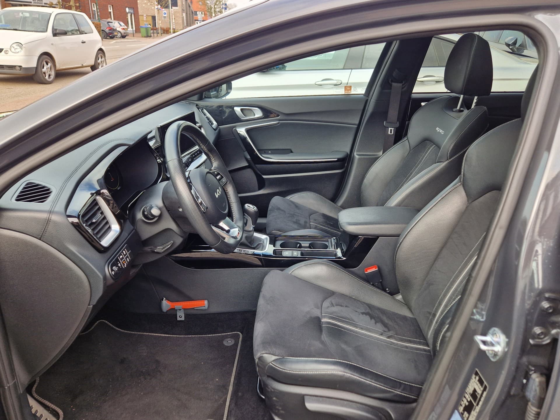 Kia Ceed 1.0 T-GDi GT-Line, Panoramadak,Stoel/stuurverwarming,Apple carplay/ Android auto, Dodehoeksensor thumbnail 5