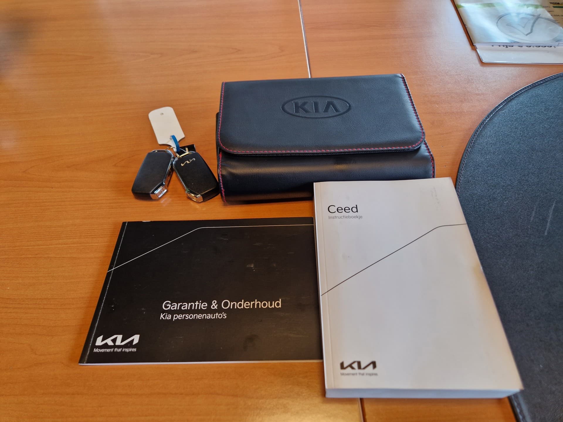 Kia Ceed 1.0 T-GDi GT-Line, Panoramadak,Stoel/stuurverwarming,Apple carplay/ Android auto, Dodehoeksensor thumbnail 31