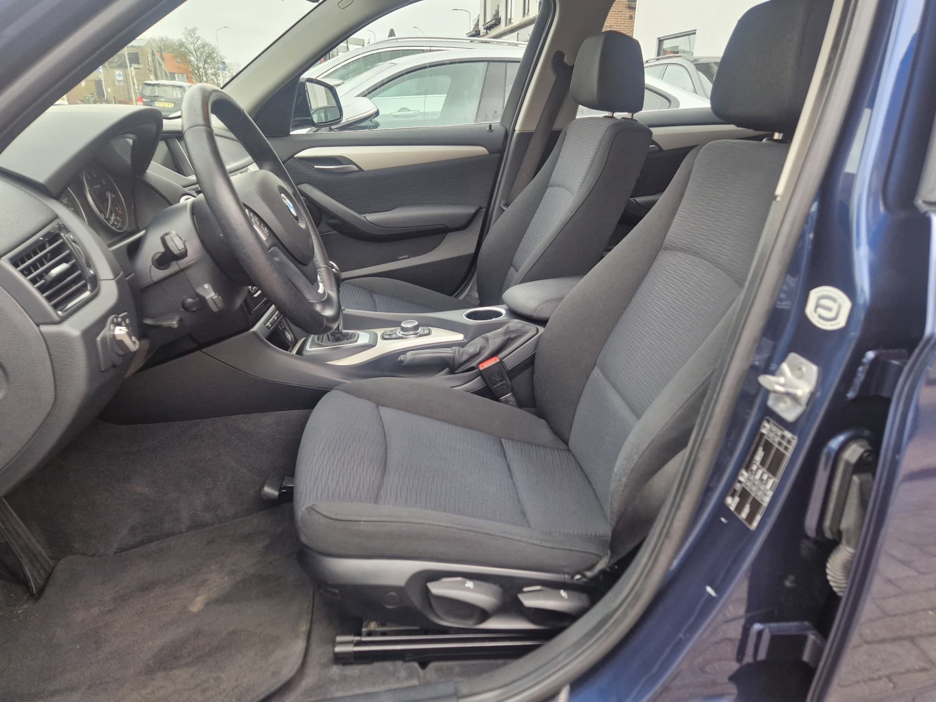 BMW X1 SDrive20i Executive, Trekhaak,Navigatie,L.M.Velgen,Climate control thumbnail 10