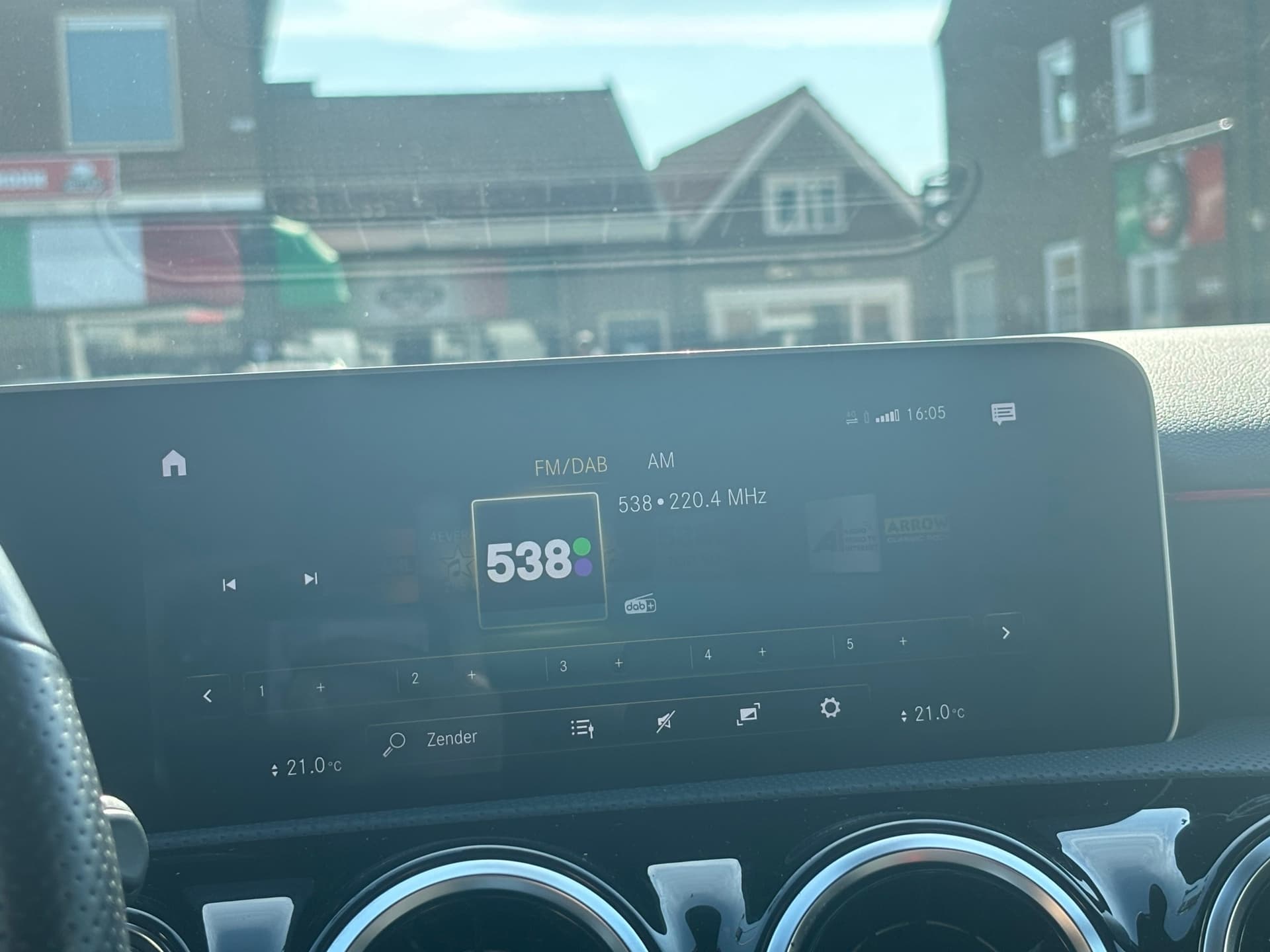 Mercedes-Benz A-klasse 180 Business Solution AMG,Camera, Elek. trekhaak,Stoelverwarming,Apple carplay/ Android auto,Navigatie thumbnail 35
