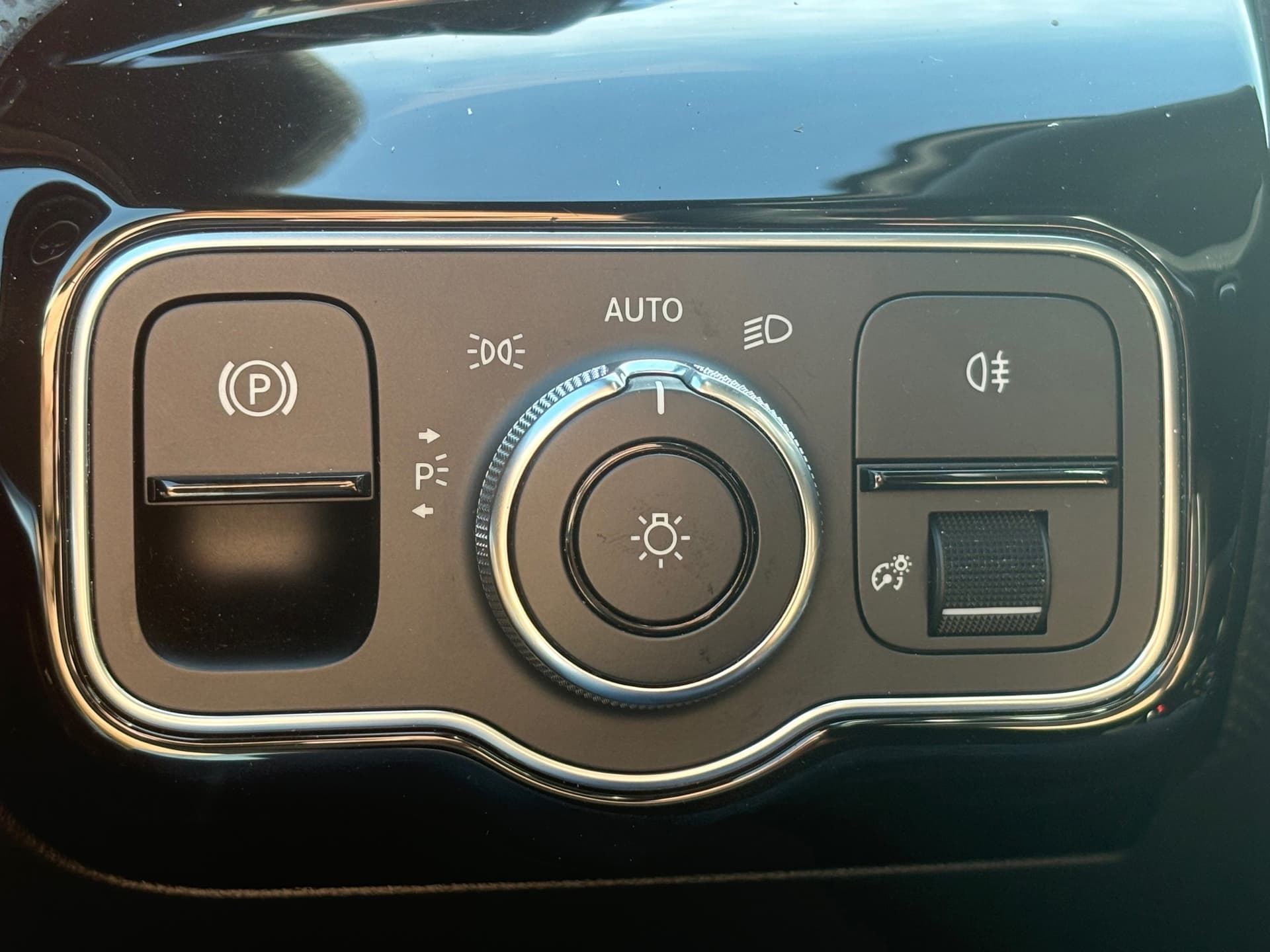 Mercedes-Benz A-klasse 180 Business Solution AMG,Camera, Elek. trekhaak,Stoelverwarming,Apple carplay/ Android auto,Navigatie thumbnail 36