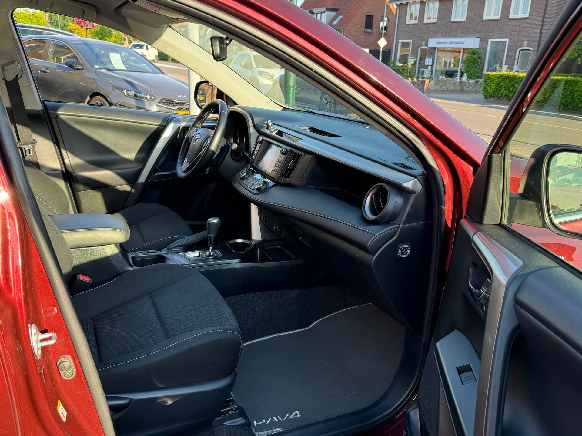 Toyota RAV4 2.5 Hybrid Dynamic, Navigatie,Achteruitrij camera,Parkeersensoren,Climate control thumbnail 23