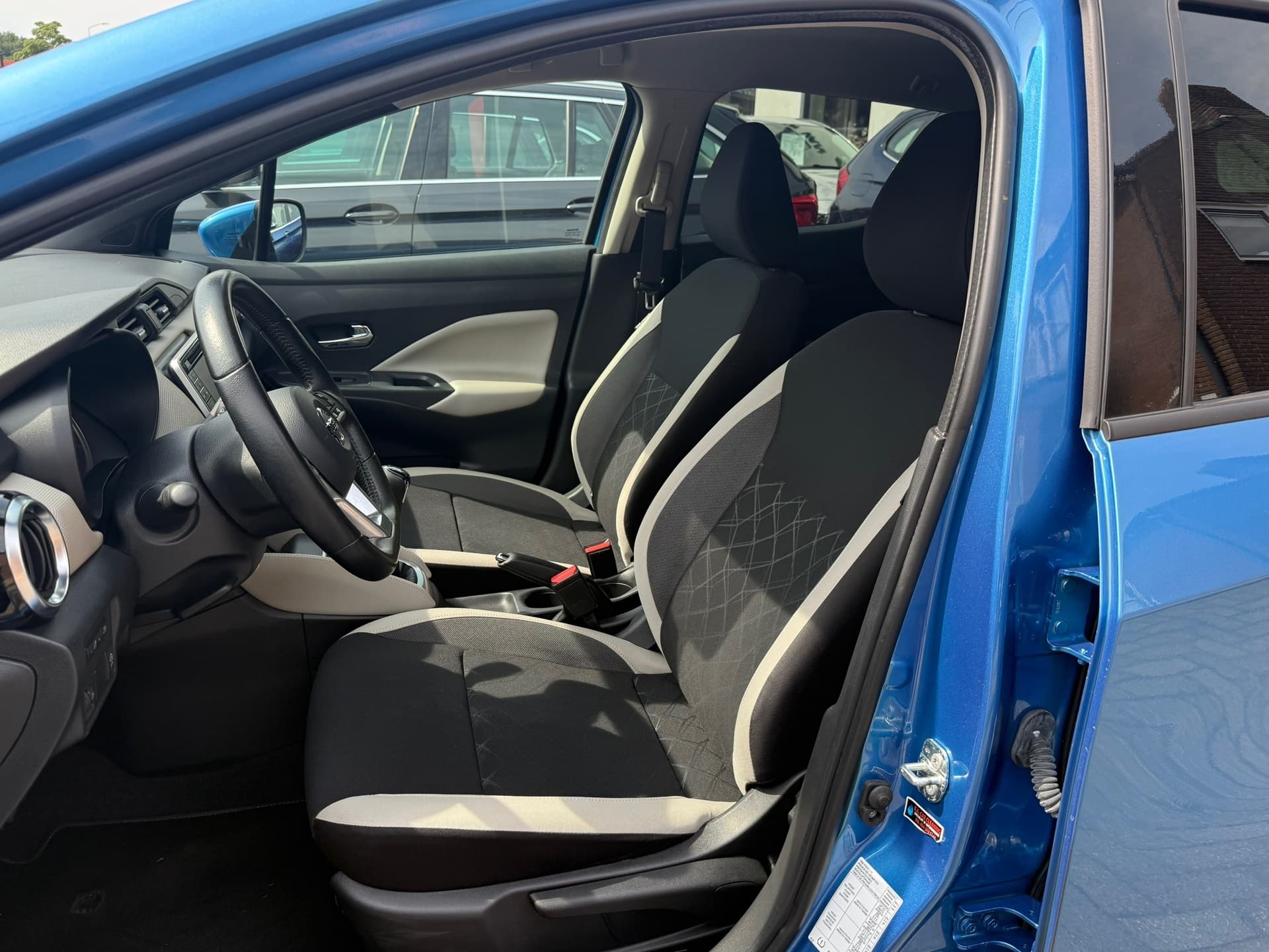 Nissan Micra 0.9 IG-T N-Connecta,Achteruitrij camera,Navigatie,Parkeersensoren.Climate control thumbnail 9