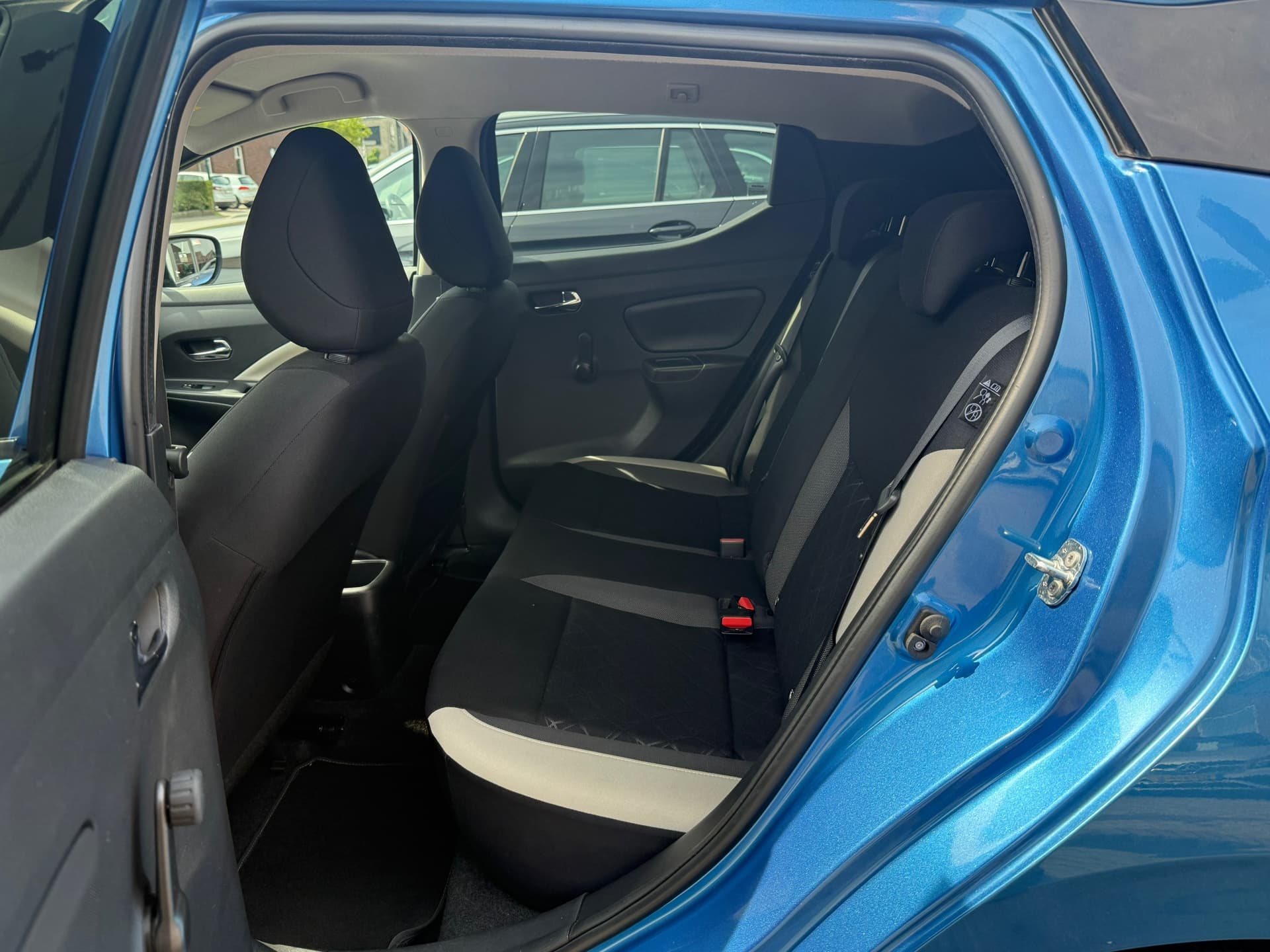 Nissan Micra 0.9 IG-T N-Connecta,Achteruitrij camera,Navigatie,Parkeersensoren.Climate control thumbnail 20