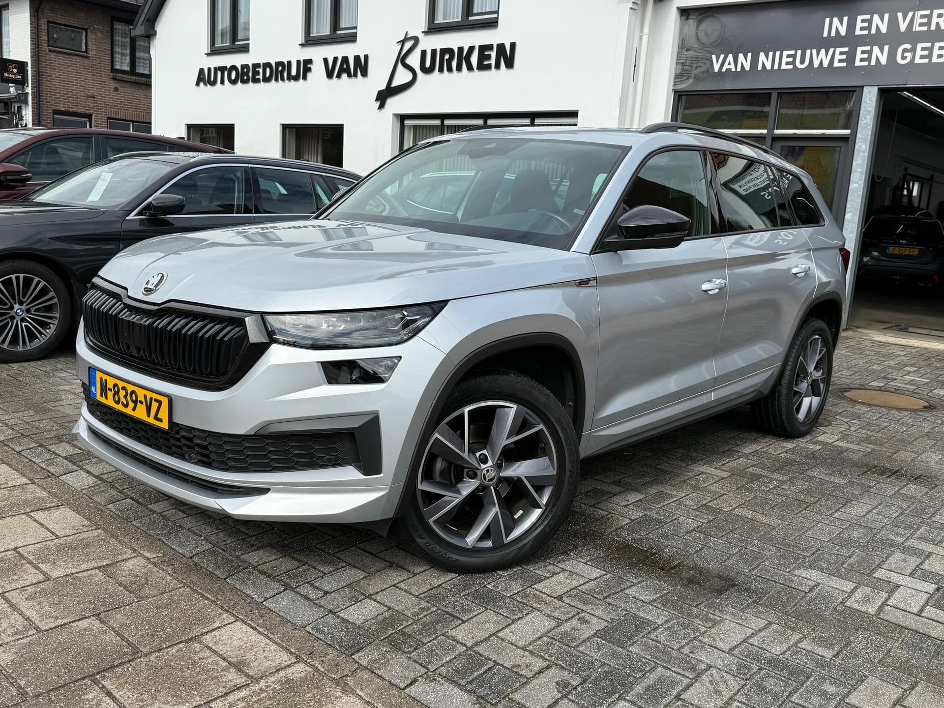 Skoda Kodiaq 1.5 TSI Sportline Business,Stuurverwarming,Stoelverwarming,Apple Carplay/Android,Navigatie
