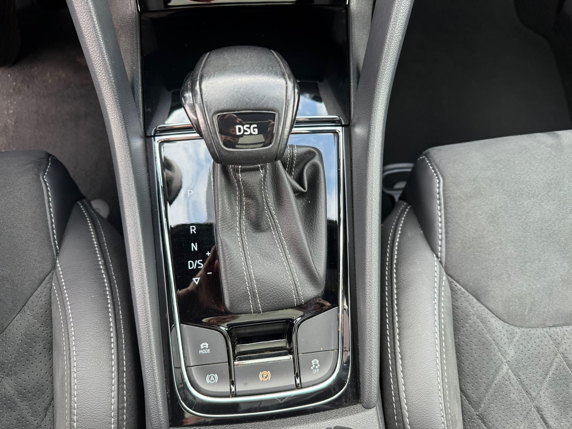 Skoda Kodiaq 1.5 TSI Sportline Business,Stuurverwarming,Stoelverwarming,Apple Carplay/Android,Navigatie thumbnail 18