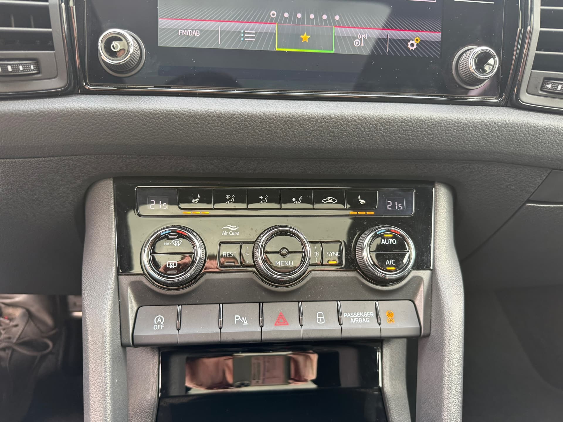 Skoda Kodiaq 1.5 TSI Sportline Business,Stuurverwarming,Stoelverwarming,Apple Carplay/Android,Navigatie thumbnail 19