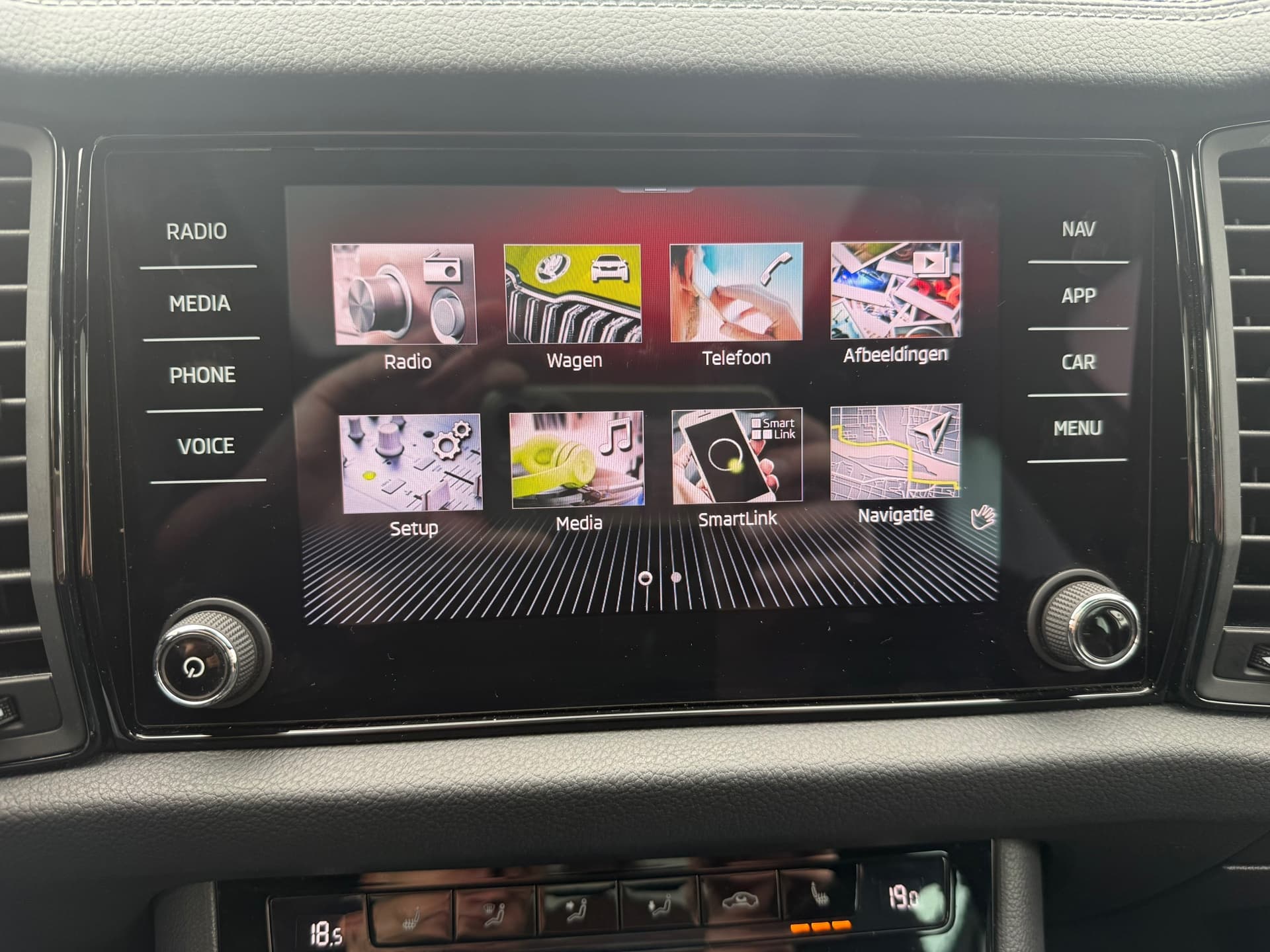 Skoda Kodiaq 1.5 TSI Sportline Business,Stuurverwarming,Stoelverwarming,Apple Carplay/Android,Navigatie thumbnail 22