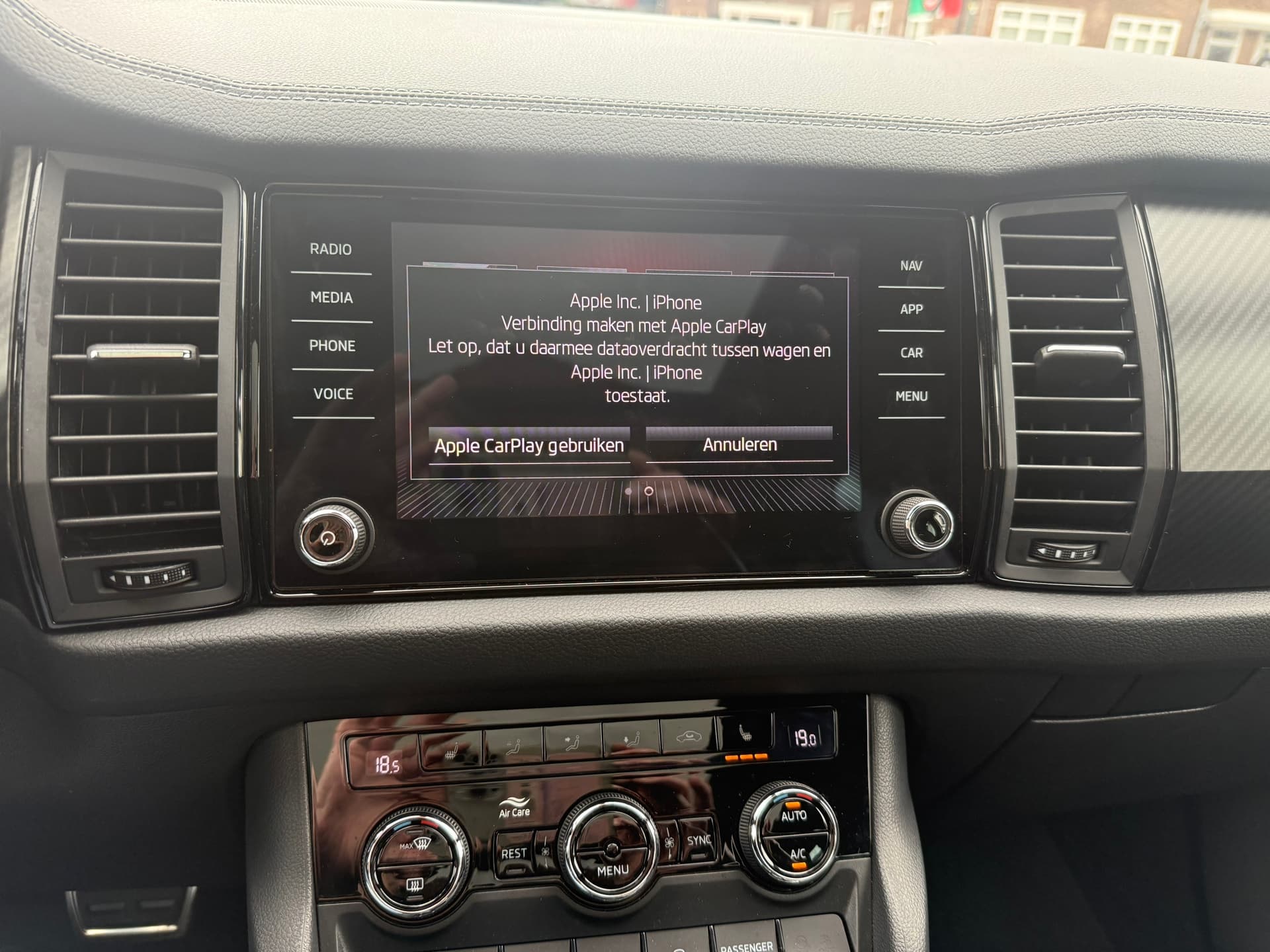Skoda Kodiaq 1.5 TSI Sportline Business,Stuurverwarming,Stoelverwarming,Apple Carplay/Android,Navigatie thumbnail 24