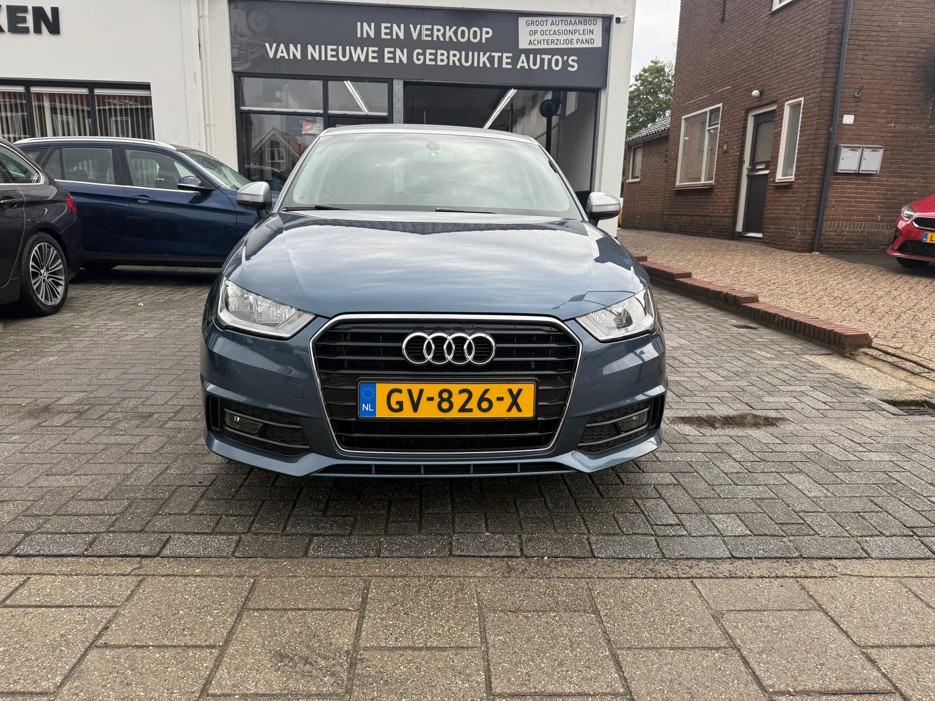 Audi A1 Sportback 1.0 TFSI Adrenalin, Navigatie,L.M.Velgen,Extra getint glas,Airco,Cruise control thumbnail 2
