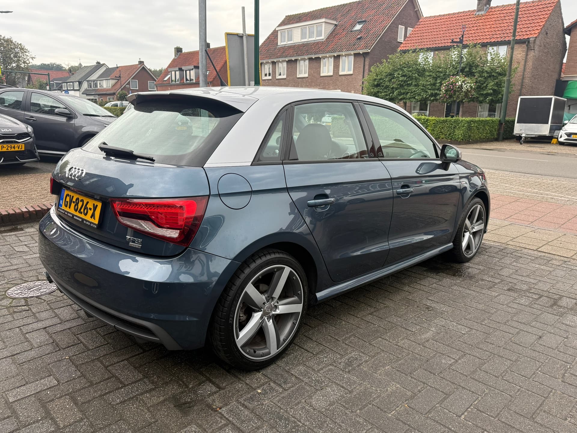 Audi A1 Sportback 1.0 TFSI Adrenalin, Navigatie,L.M.Velgen,Extra getint glas,Airco,Cruise control thumbnail 7
