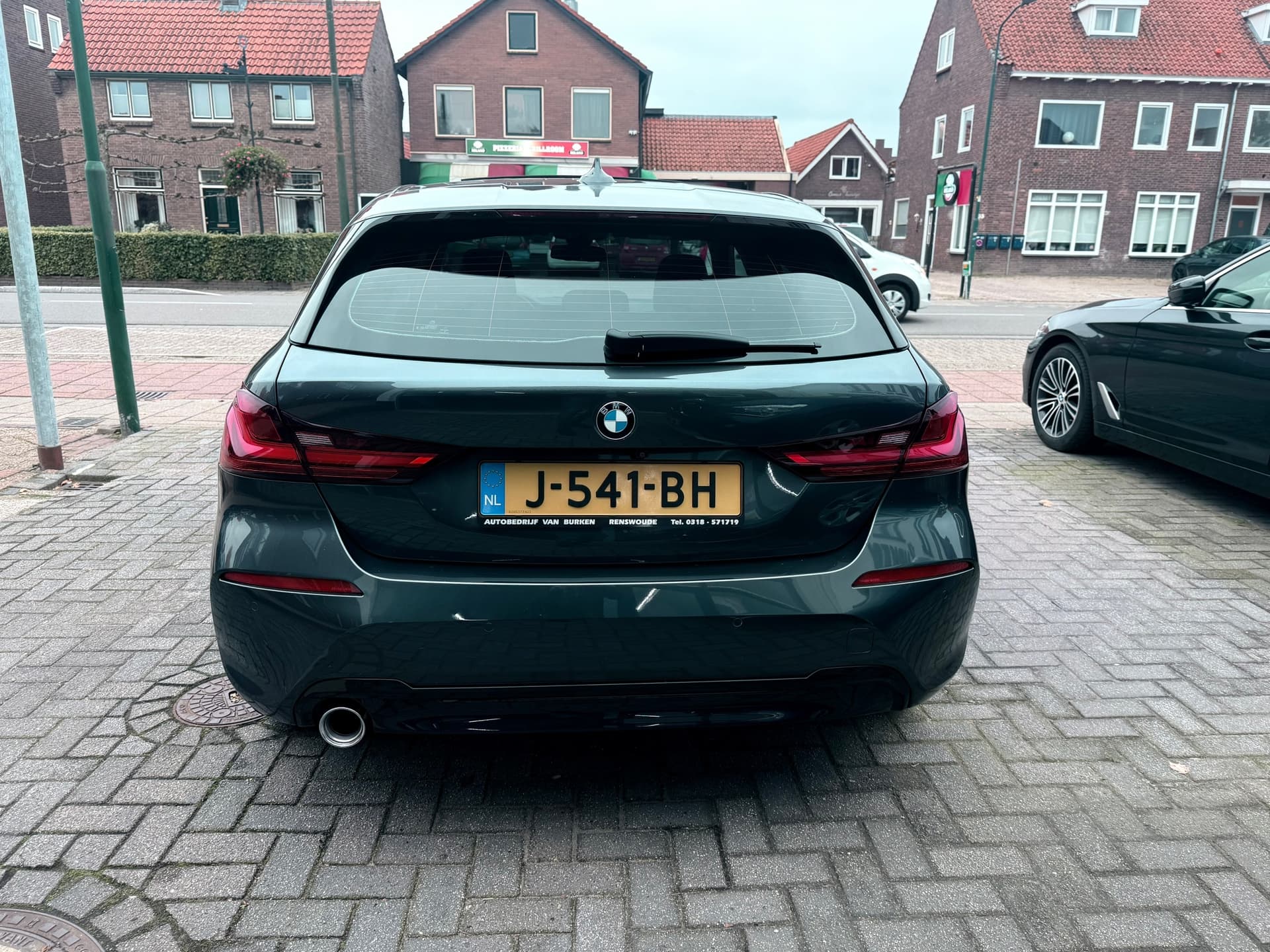 BMW 1-serie 118i High Executive Edition, Panoramadak,Apple Carplay/Android,Stoelverwarming,Navigatie,Achteruitrij camera thumbnail 6