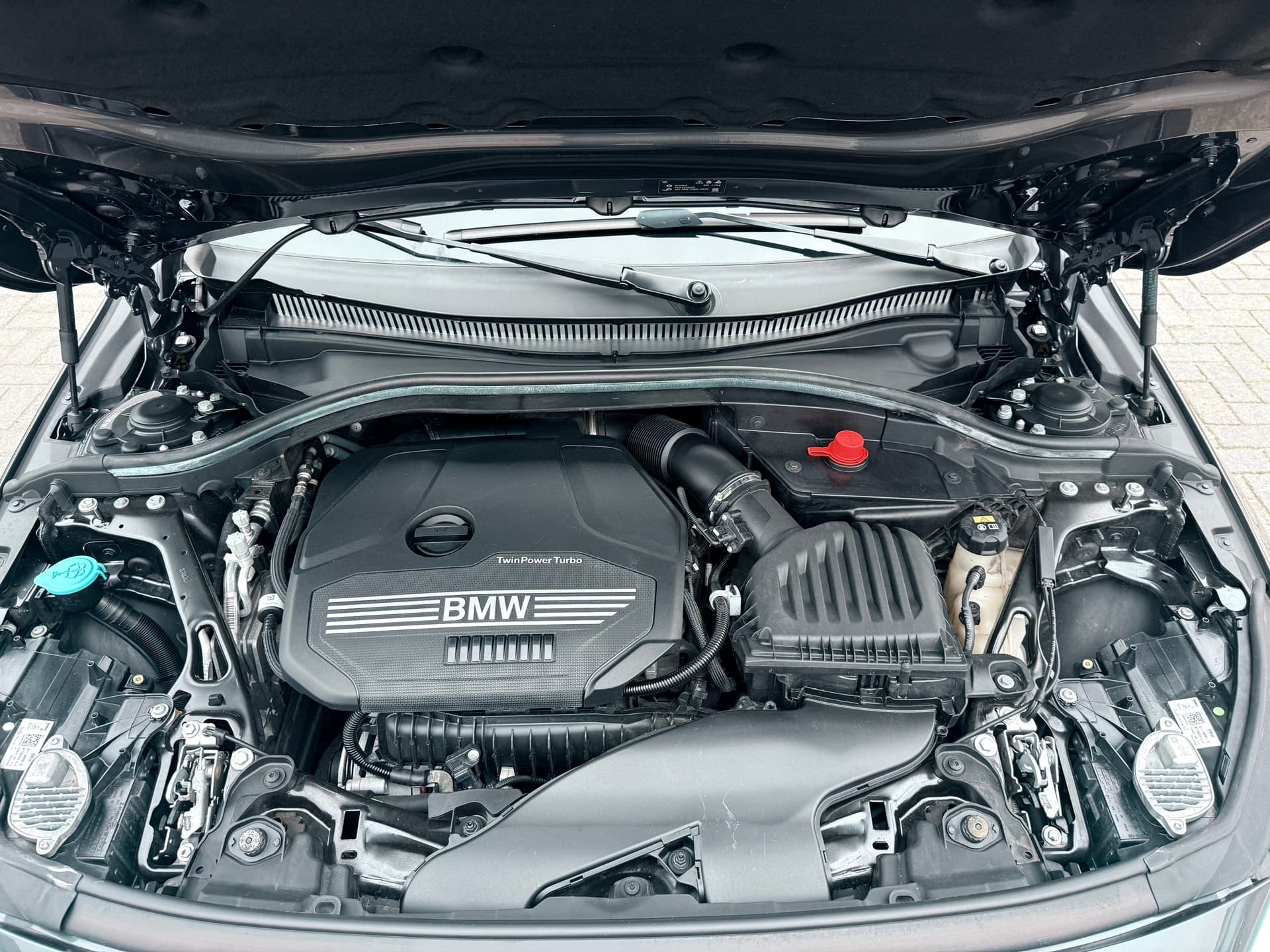 BMW 1-serie 118i High Executive Edition, Panoramadak,Apple Carplay/Android,Stoelverwarming,Navigatie,Achteruitrij camera thumbnail 29