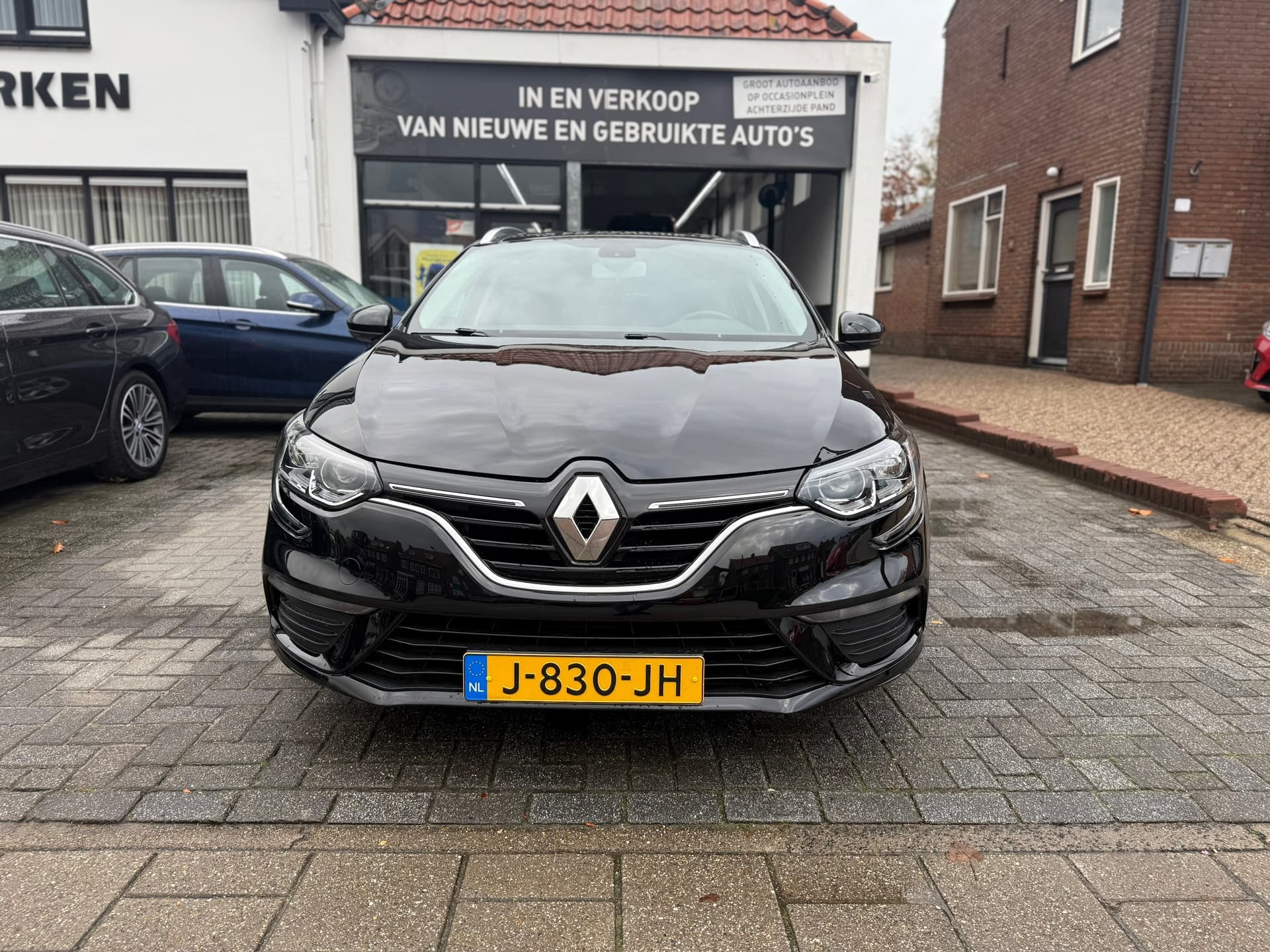 Renault Mégane Estate 1.3 TCe Limited, Trekhaak,Navigatie,Apple Carpaly/Android,Stoelverwarming thumbnail 2
