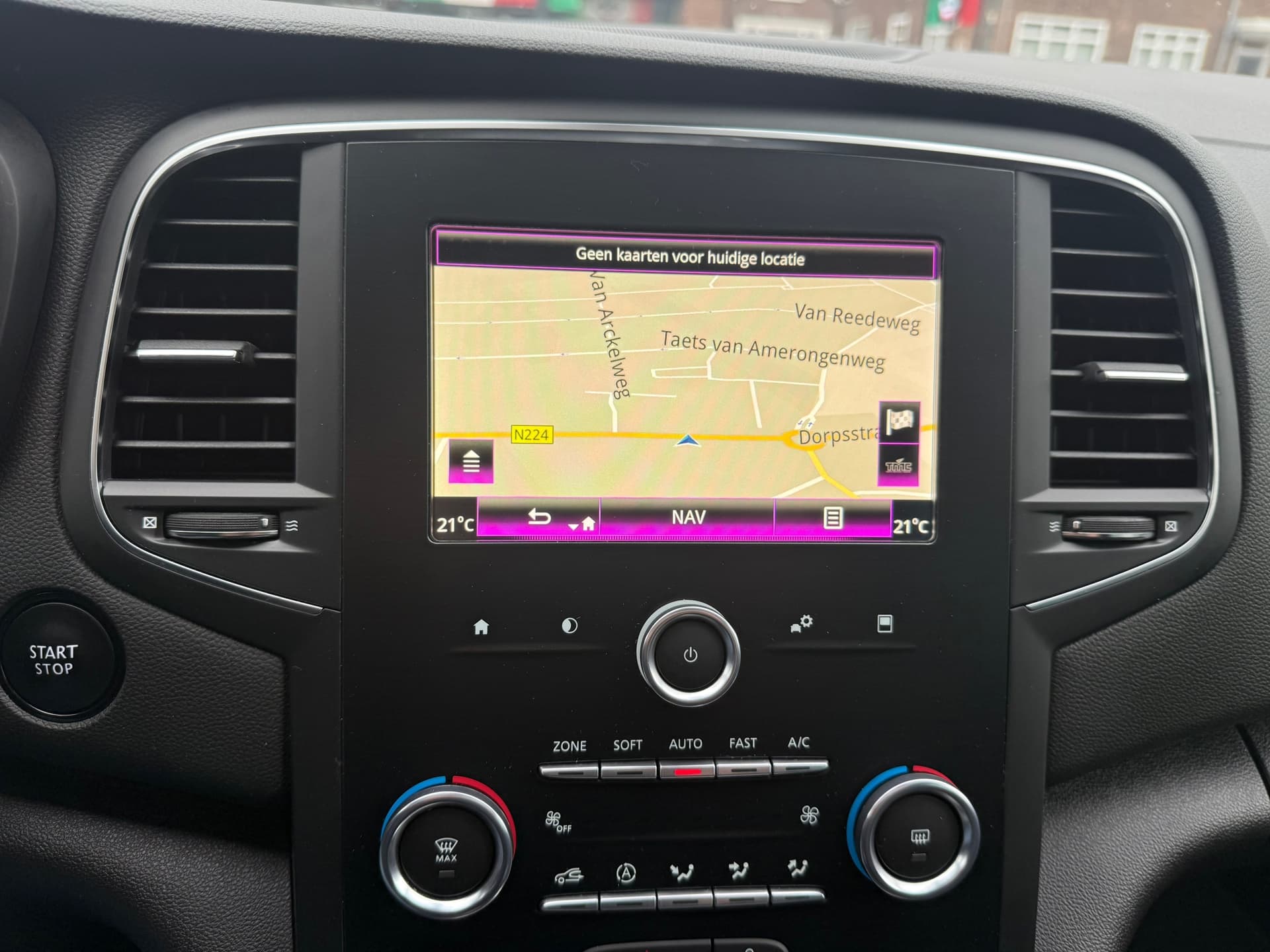 Renault Mégane Estate 1.3 TCe Limited, Trekhaak,Navigatie,Apple Carpaly/Android,Stoelverwarming thumbnail 18