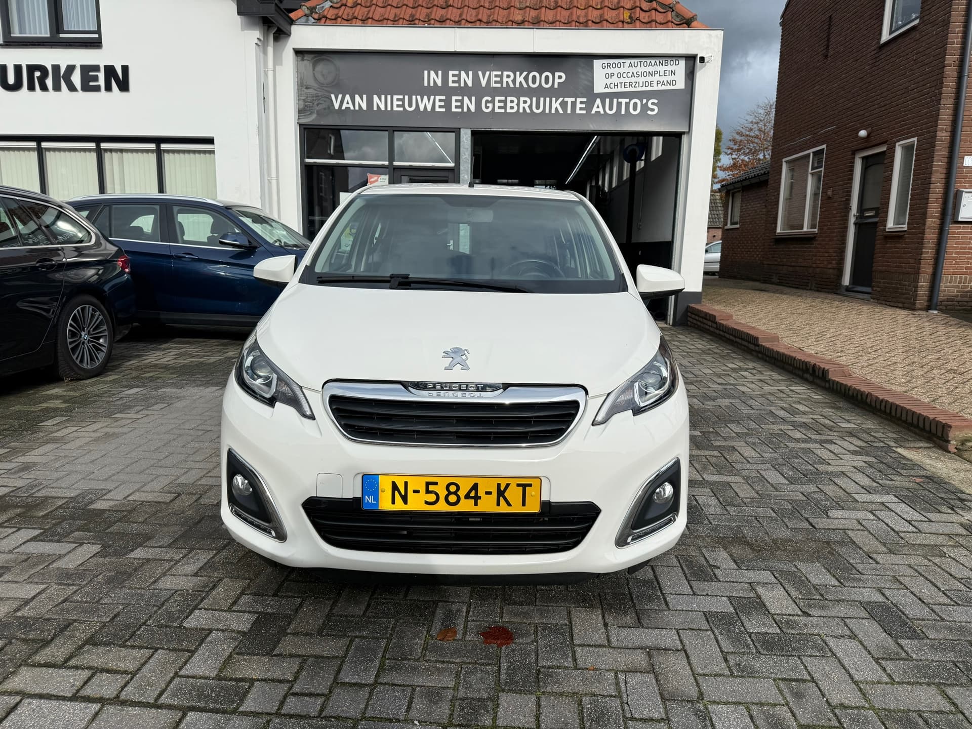 Peugeot 108 1.0 e-VTi Allure, Apple Carplay/Android Navigatie, Airco,Bluetooth telefoonvoorbereiding thumbnail 2