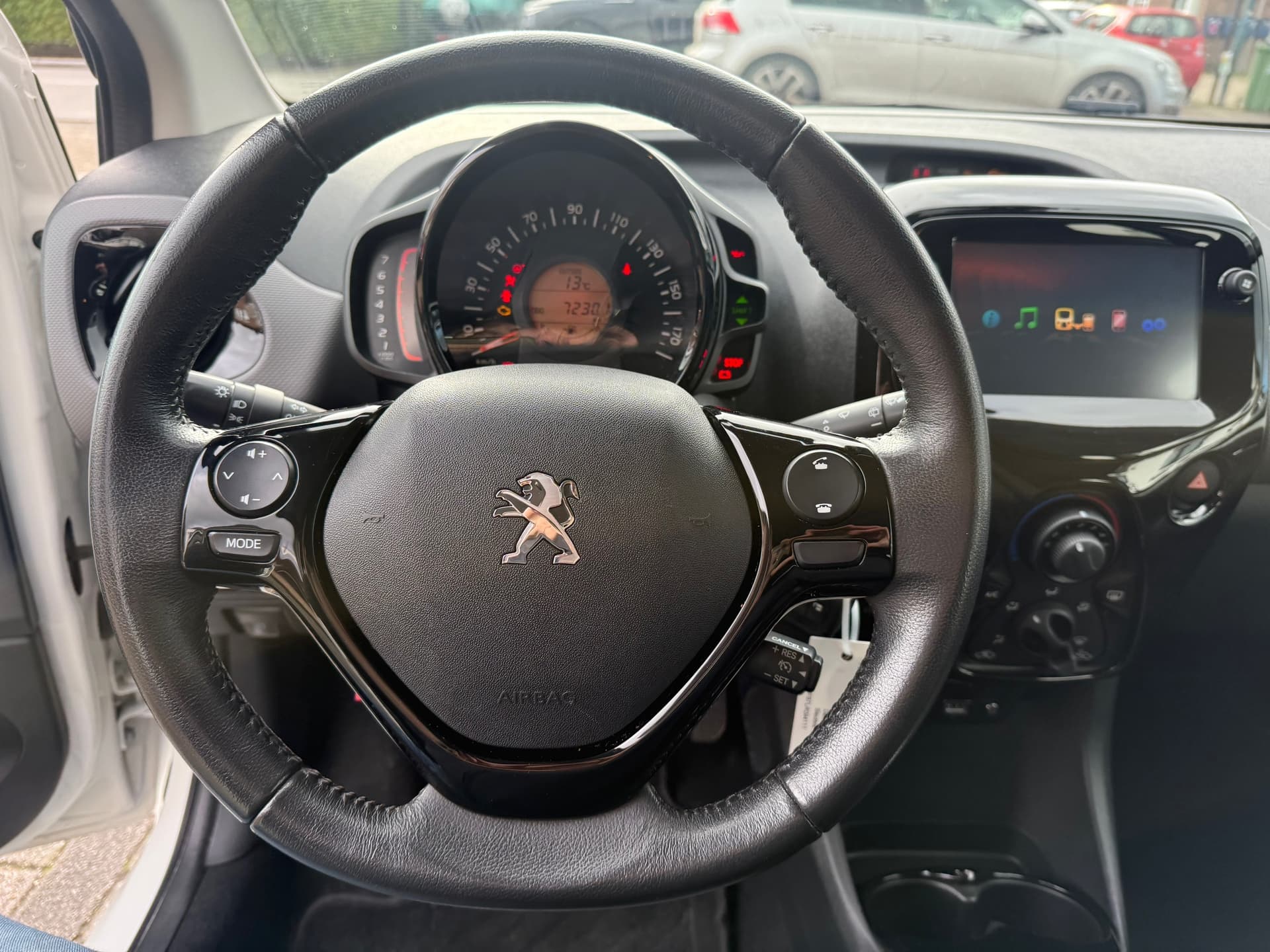 Peugeot 108 1.0 e-VTi Allure, Apple Carplay/Android Navigatie, Airco,Bluetooth telefoonvoorbereiding thumbnail 14