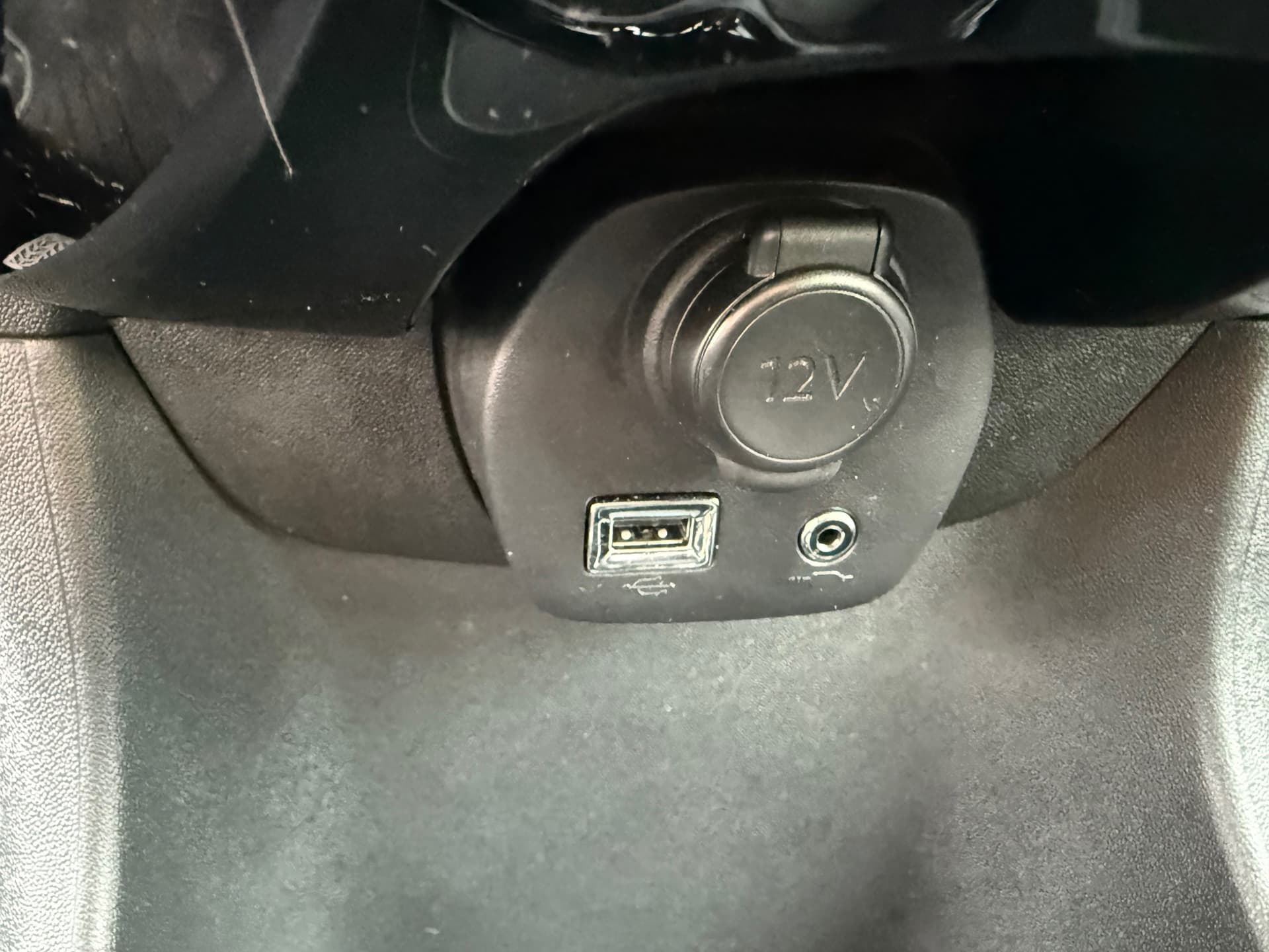 Peugeot 108 1.0 e-VTi Allure, Apple Carplay/Android Navigatie, Airco,Bluetooth telefoonvoorbereiding thumbnail 16