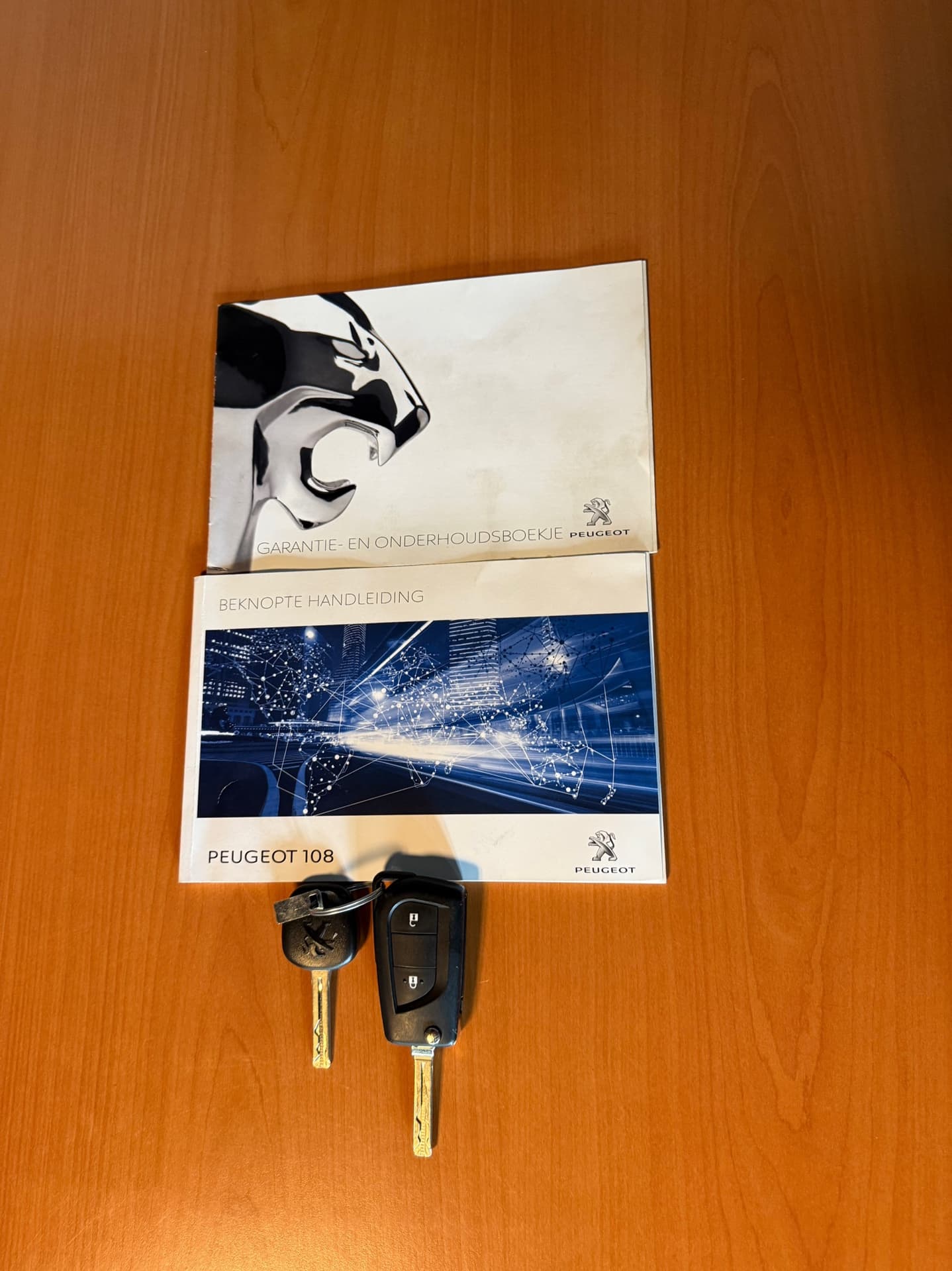 Peugeot 108 1.0 e-VTi Allure, Apple Carplay/Android Navigatie, Airco,Bluetooth telefoonvoorbereiding thumbnail 25