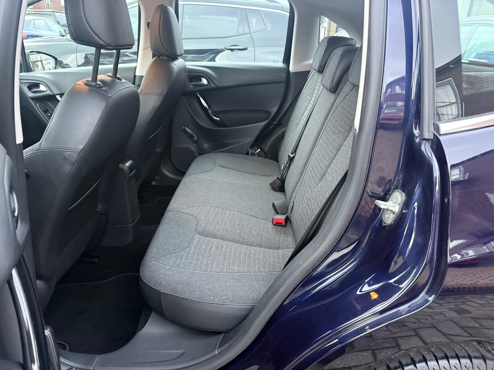 Citroen C3 1.0 PureTech Feel Edition, Navigatie,Climate control,Cruise control,Isofix thumbnail 19