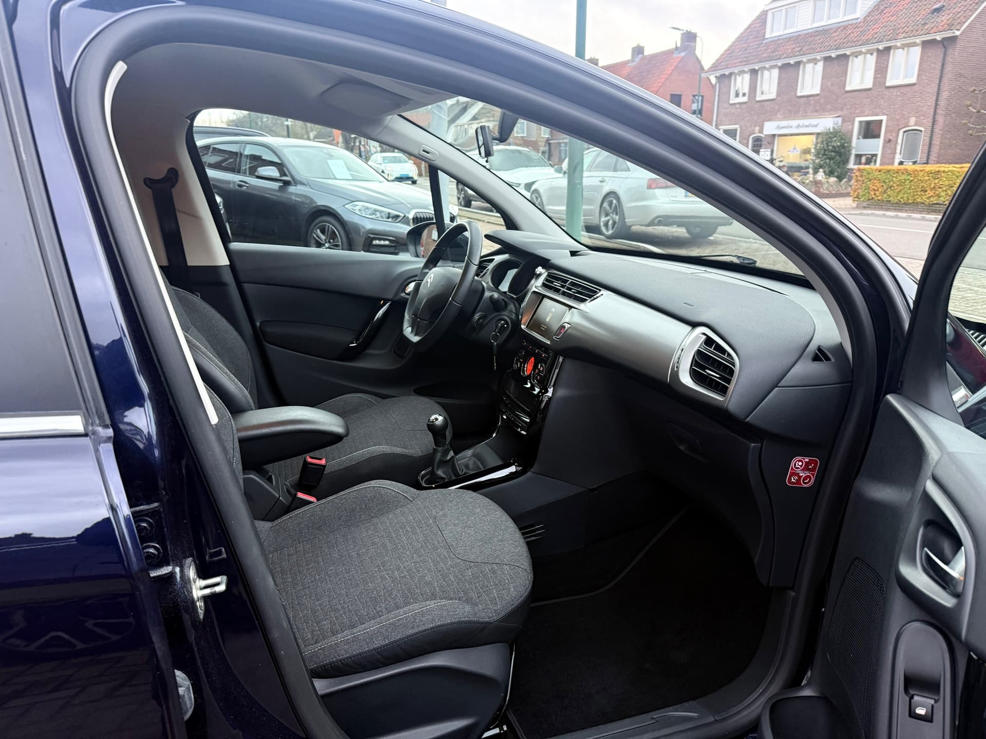 Citroen C3 1.0 PureTech Feel Edition, Navigatie,Climate control,Cruise control,Isofix thumbnail 20