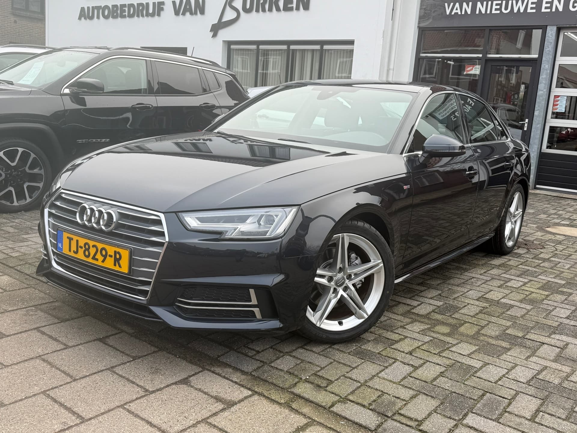 Audi A4 Limousine 1.4 TFSI Sport S line edition, Trekhaak,Navigatie, Climate Control ,18 Inch.L.M.Velgen thumbnail 2