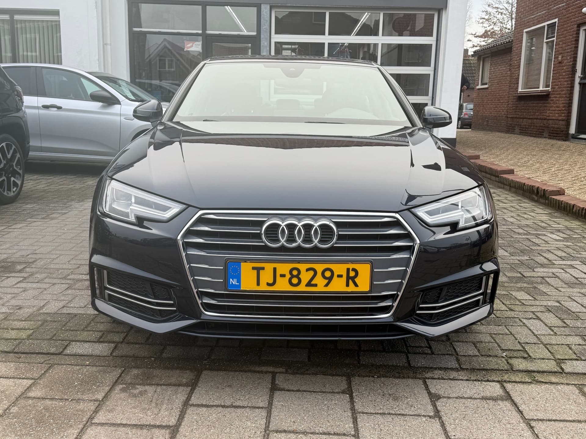 Audi A4 Limousine 1.4 TFSI Sport S line edition, Trekhaak,Navigatie, Climate Control ,18 Inch.L.M.Velgen thumbnail 3
