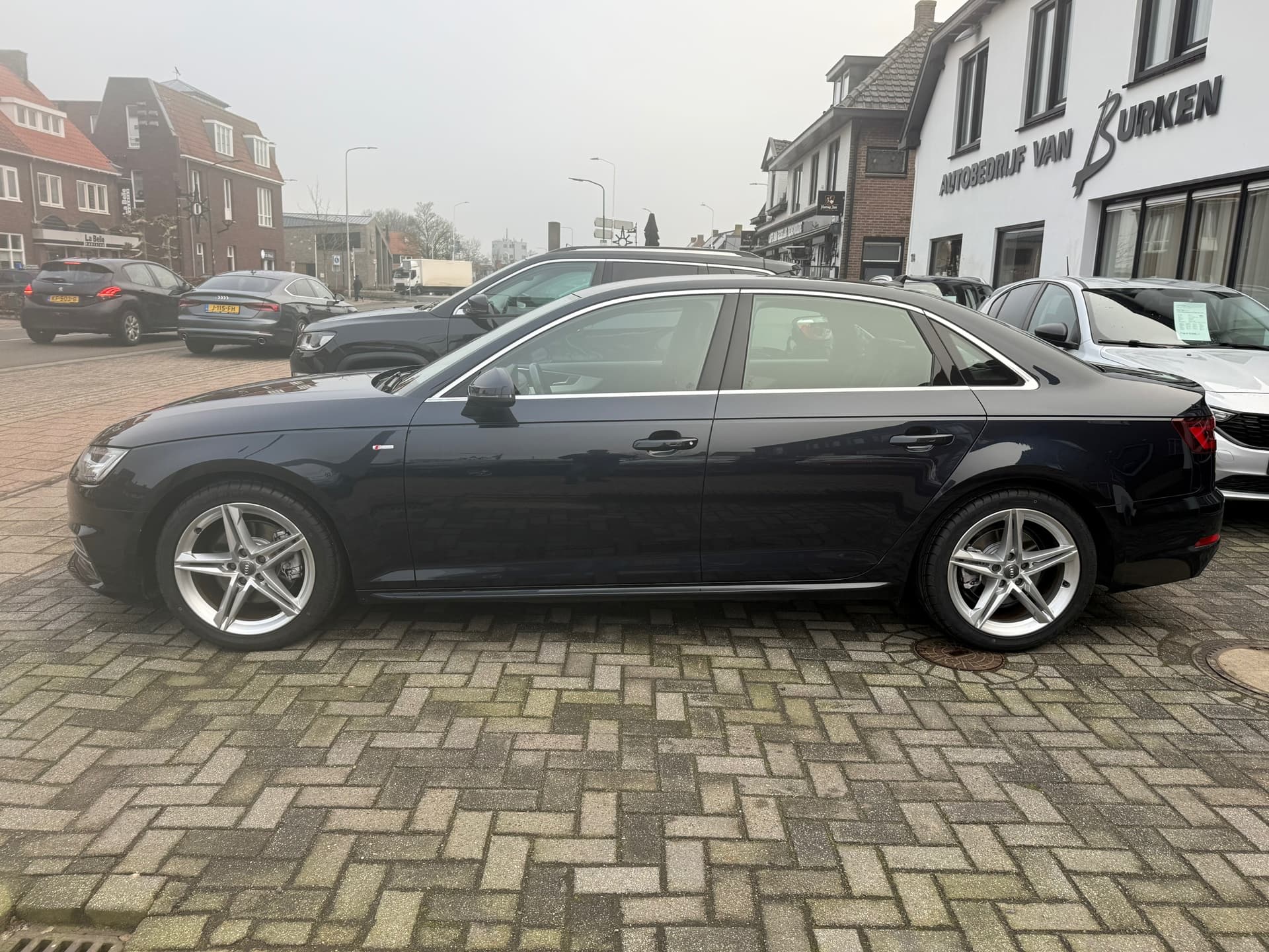 Audi A4 Limousine 1.4 TFSI Sport S line edition, Trekhaak,Navigatie, Climate Control ,18 Inch.L.M.Velgen thumbnail 5