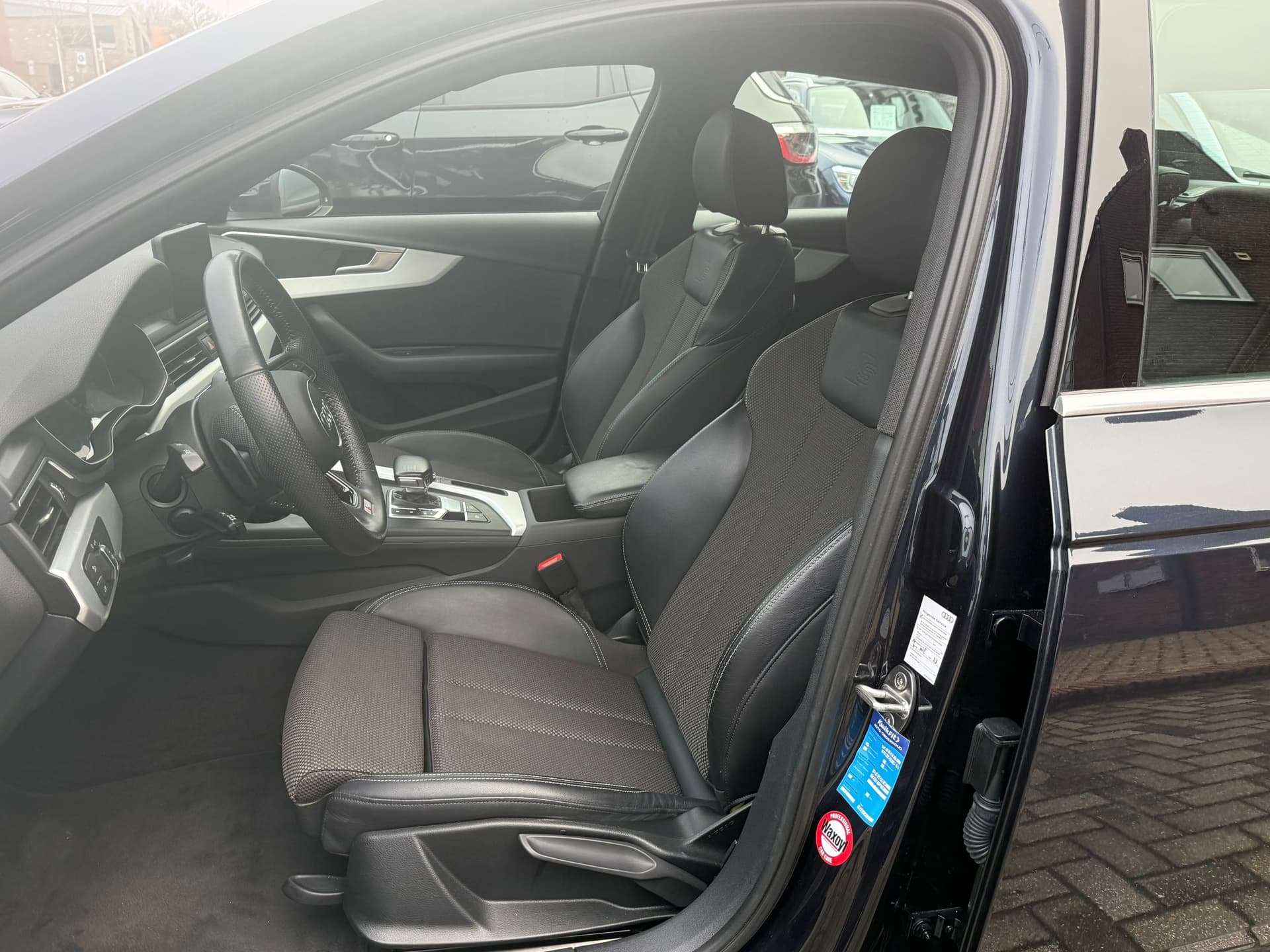 Audi A4 Limousine 1.4 TFSI Sport S line edition, Trekhaak,Navigatie, Climate Control ,18 Inch.L.M.Velgen thumbnail 12