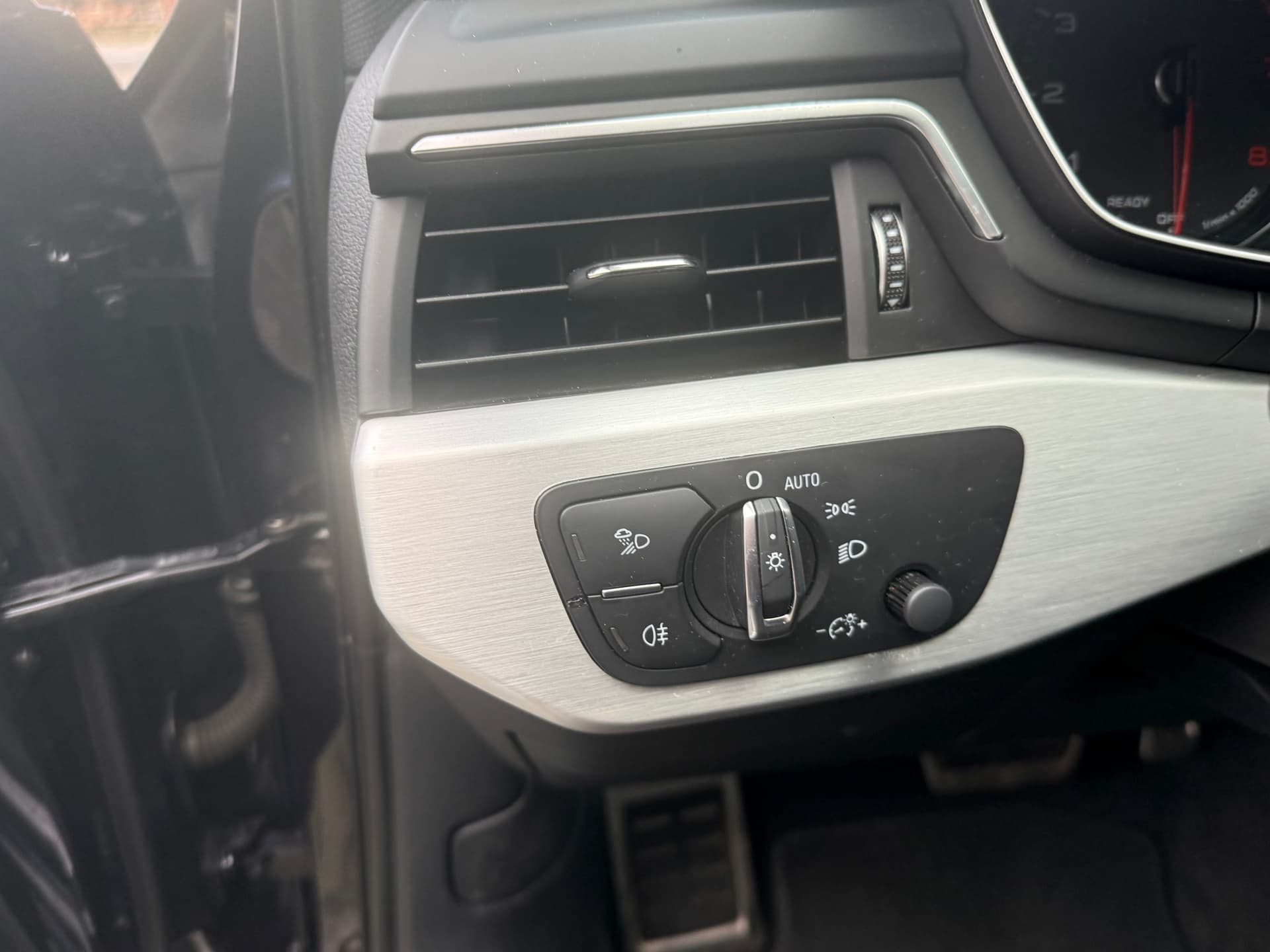 Audi A4 Limousine 1.4 TFSI Sport S line edition, Trekhaak,Navigatie, Climate Control ,18 Inch.L.M.Velgen thumbnail 14