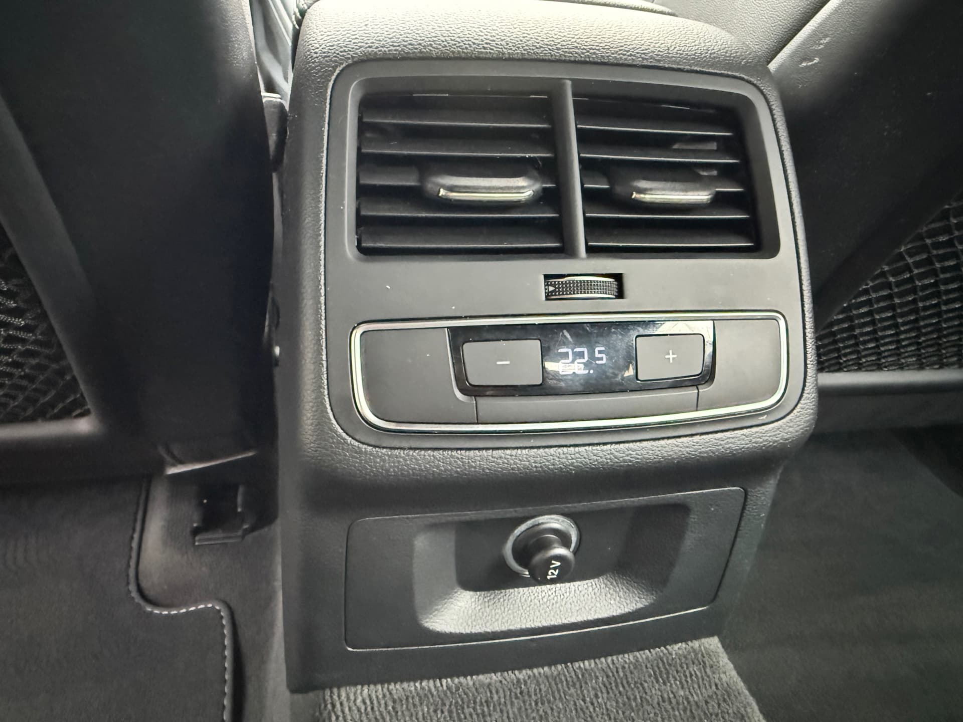 Audi A4 Limousine 1.4 TFSI Sport S line edition, Trekhaak,Navigatie, Climate Control ,18 Inch.L.M.Velgen thumbnail 25