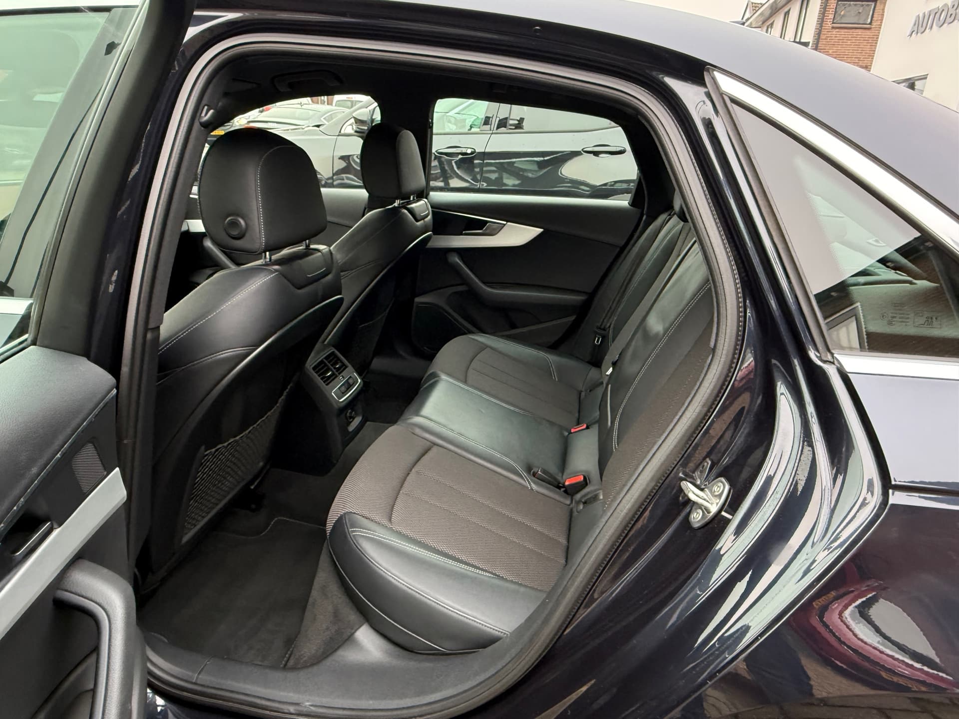 Audi A4 Limousine 1.4 TFSI Sport S line edition, Trekhaak,Navigatie, Climate Control ,18 Inch.L.M.Velgen thumbnail 28