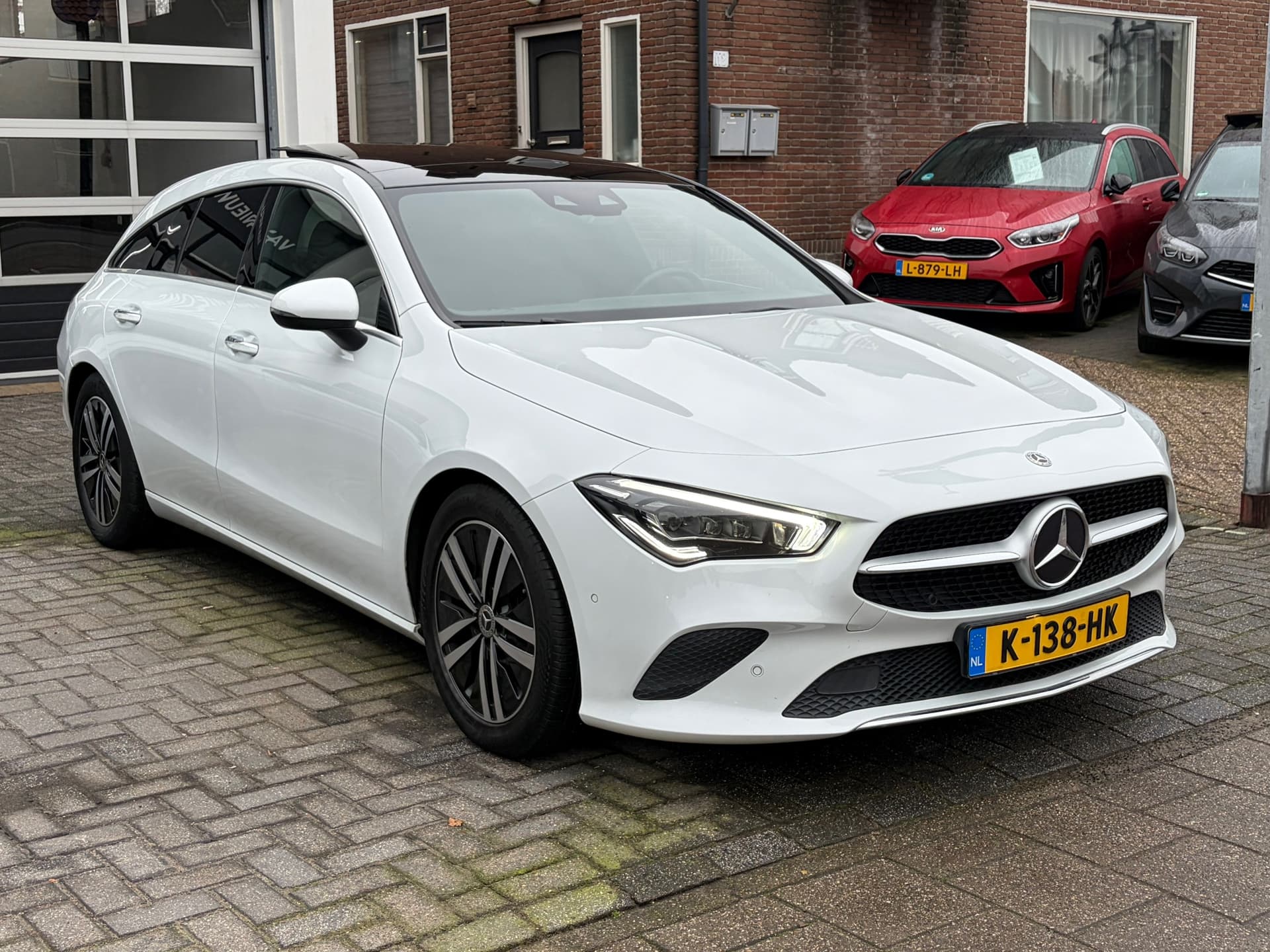 Mercedes-Benz CLA-klasse Shooting Brake 180 Business Solution Luxury,Schuif/kanteldak,AMG-stuurwiel,stoelverwarming,Vol leder thumbnail 7