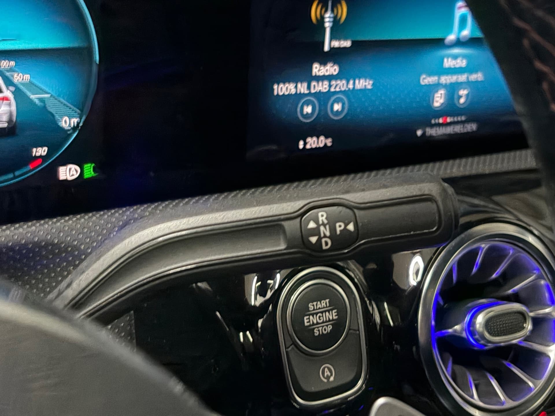 Mercedes-Benz CLA-klasse Shooting Brake 180 Business Solution Luxury,Schuif/kanteldak,AMG-stuurwiel,stoelverwarming,Vol leder thumbnail 16