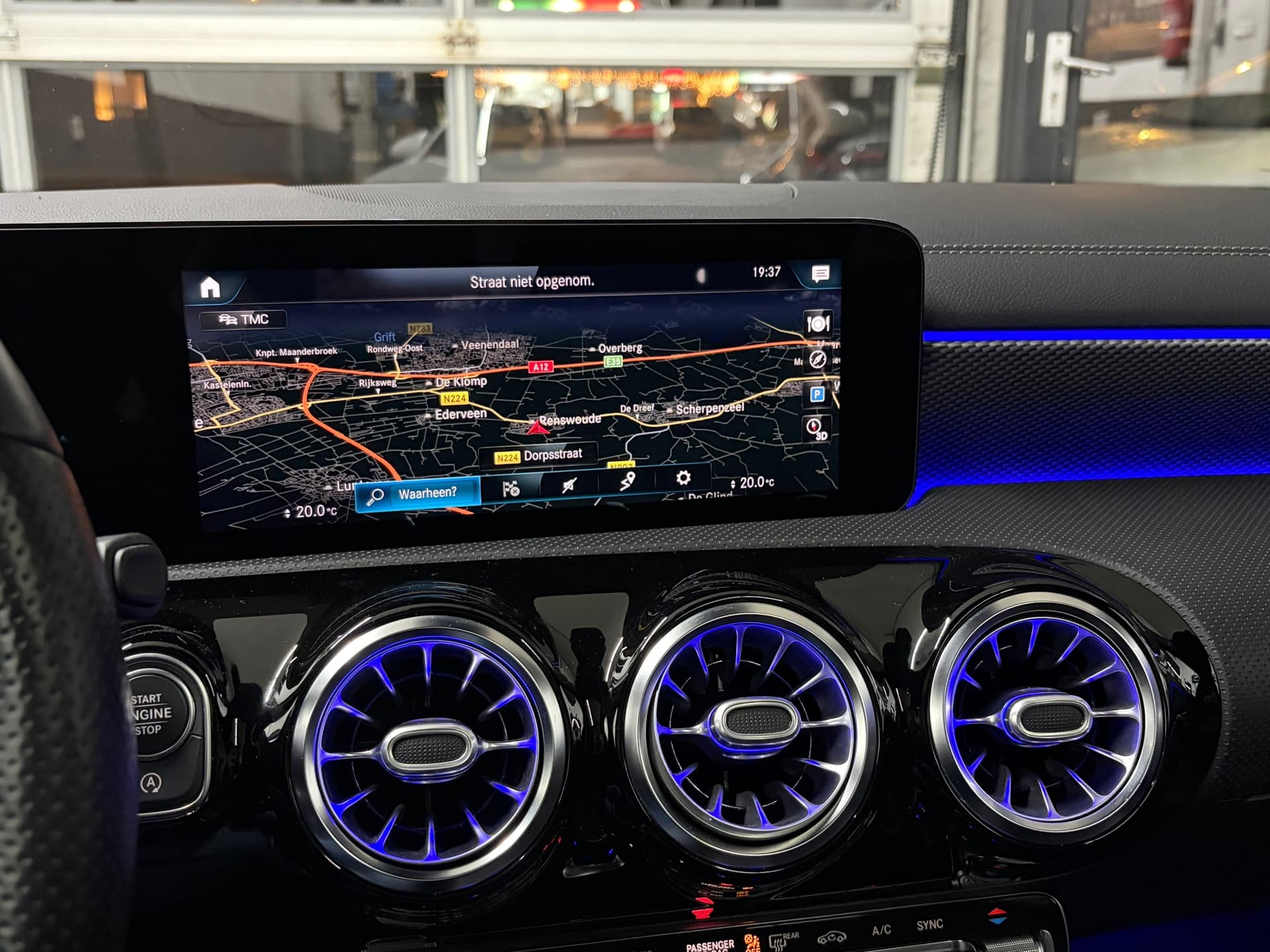 Mercedes-Benz CLA-klasse Shooting Brake 180 Business Solution Luxury,Schuif/kanteldak,AMG-stuurwiel,stoelverwarming,Vol leder thumbnail 24