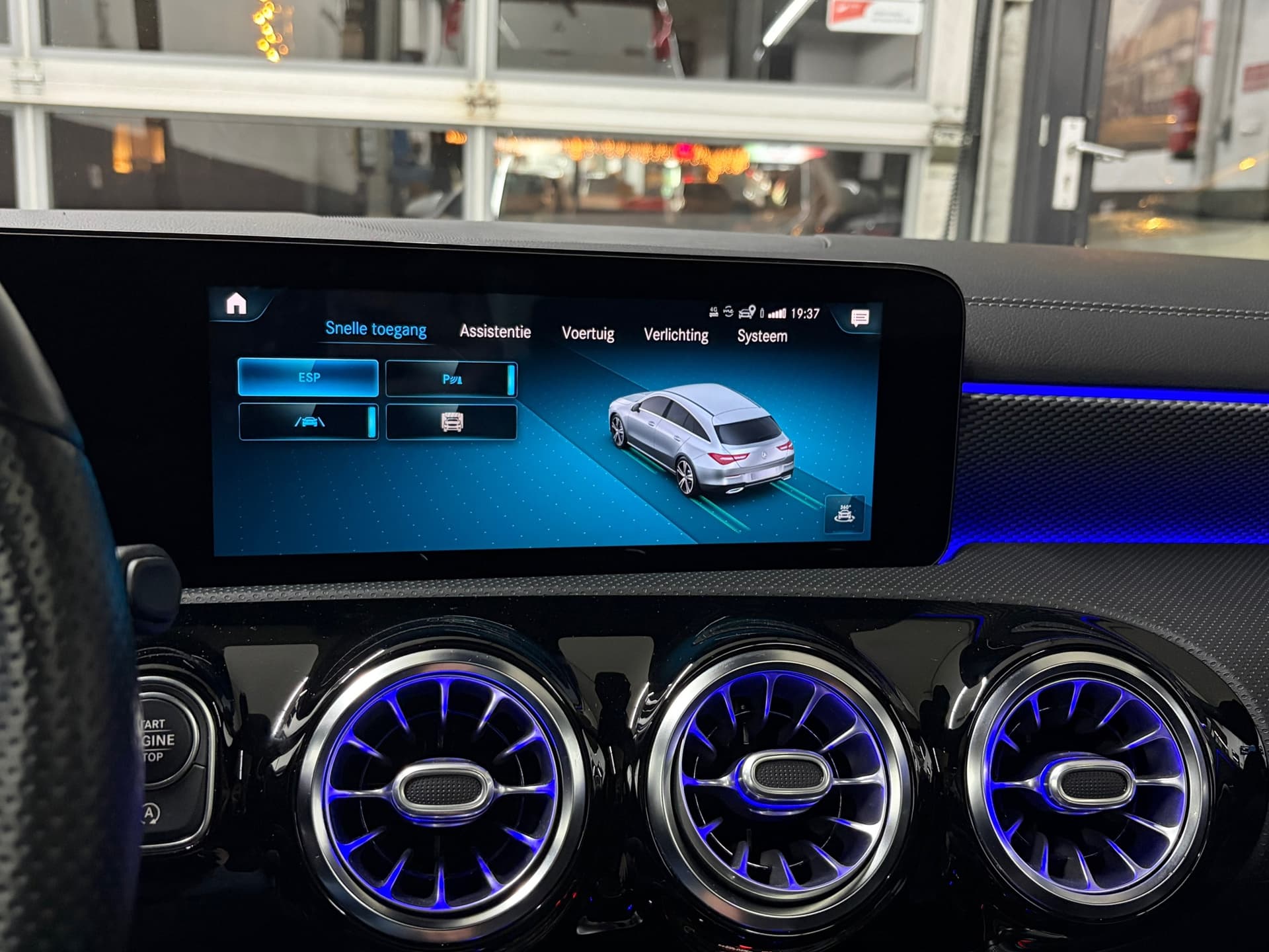 Mercedes-Benz CLA-klasse Shooting Brake 180 Business Solution Luxury,Schuif/kanteldak,AMG-stuurwiel,stoelverwarming,Vol leder thumbnail 27