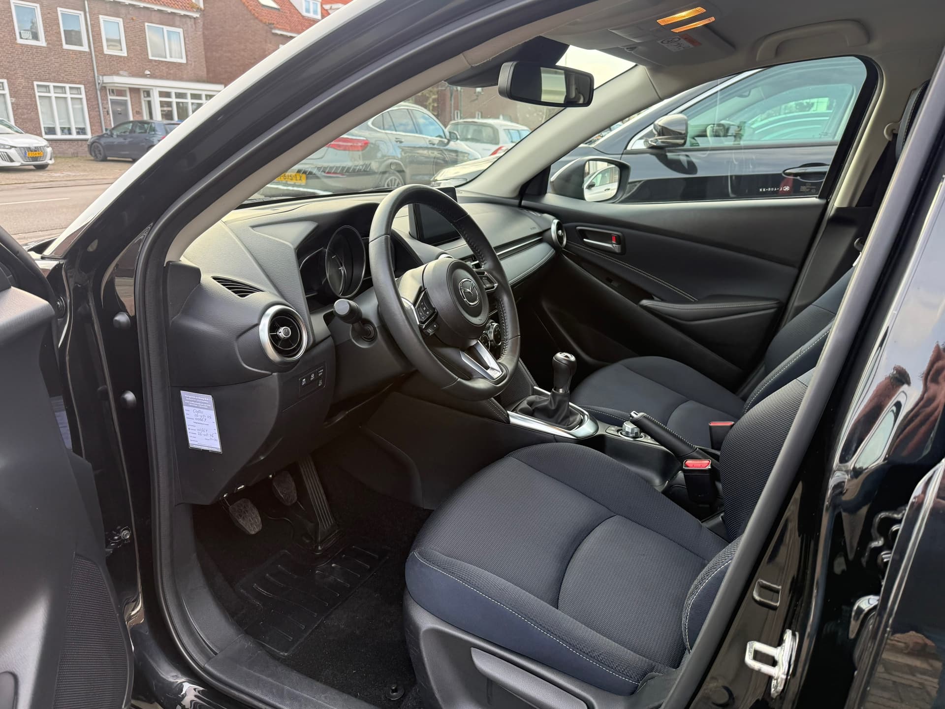 Mazda 2 1.5 Skyactiv-G Luxury,Apple Carplay/Android Stoelverwarming,Stuurverwarming,Navigatie,Achteruitrij camera thumbnail 10